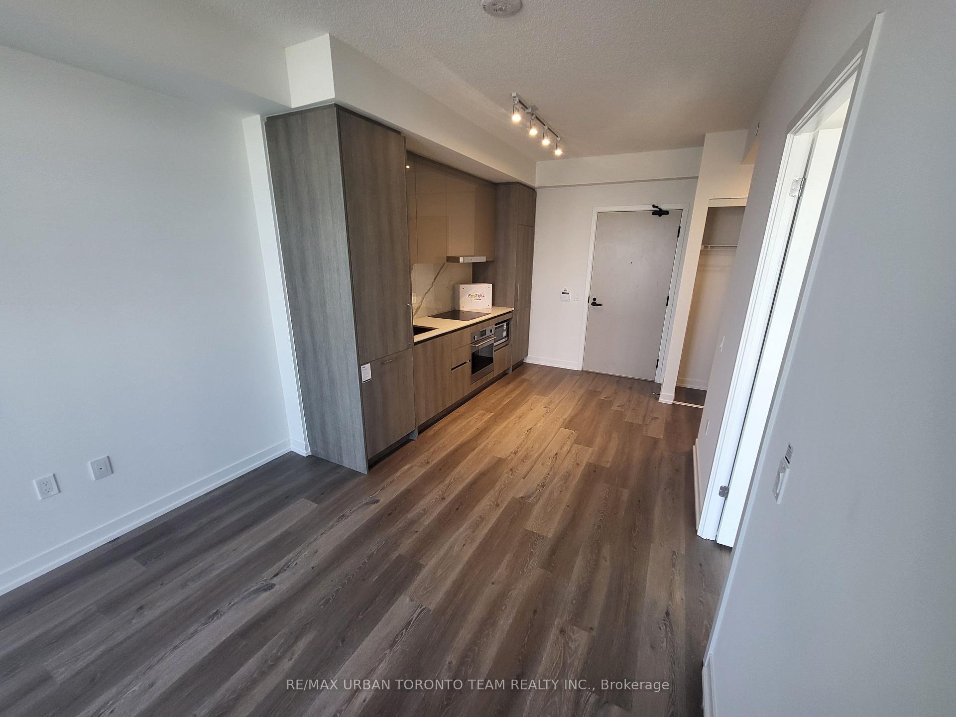 Photo 3 of Unit 5910, 225 Commerce St Street, Vaughan, Vaughan Corporate Centre — HOMEH