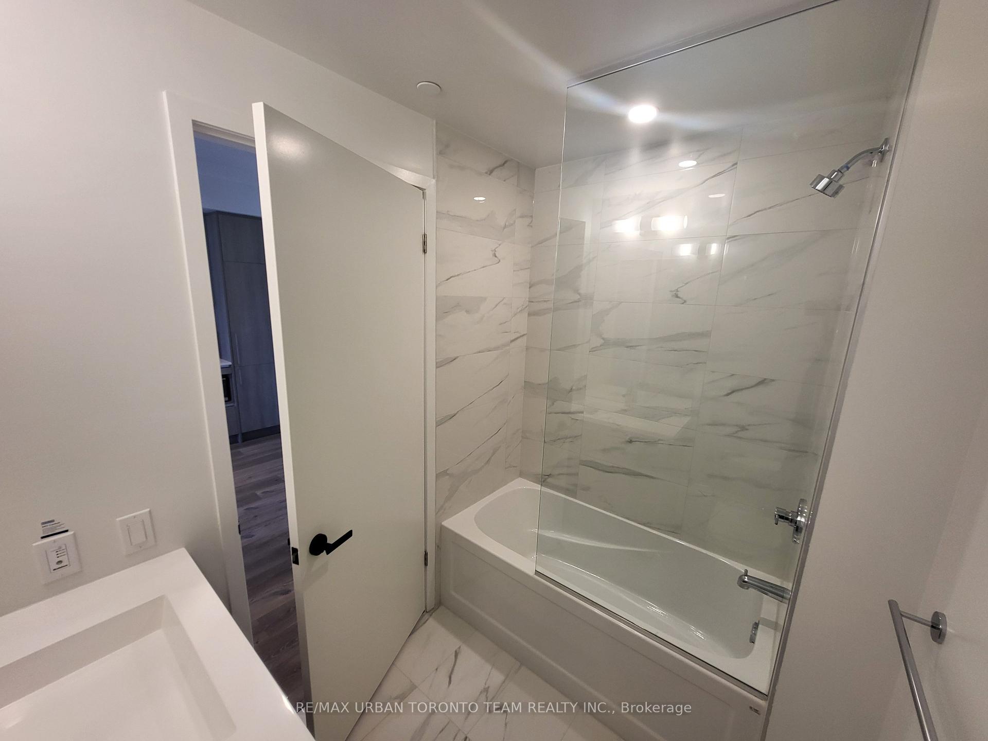 Photo 10 of Unit 5910, 225 Commerce St Street, Vaughan, Vaughan Corporate Centre — HOMEH