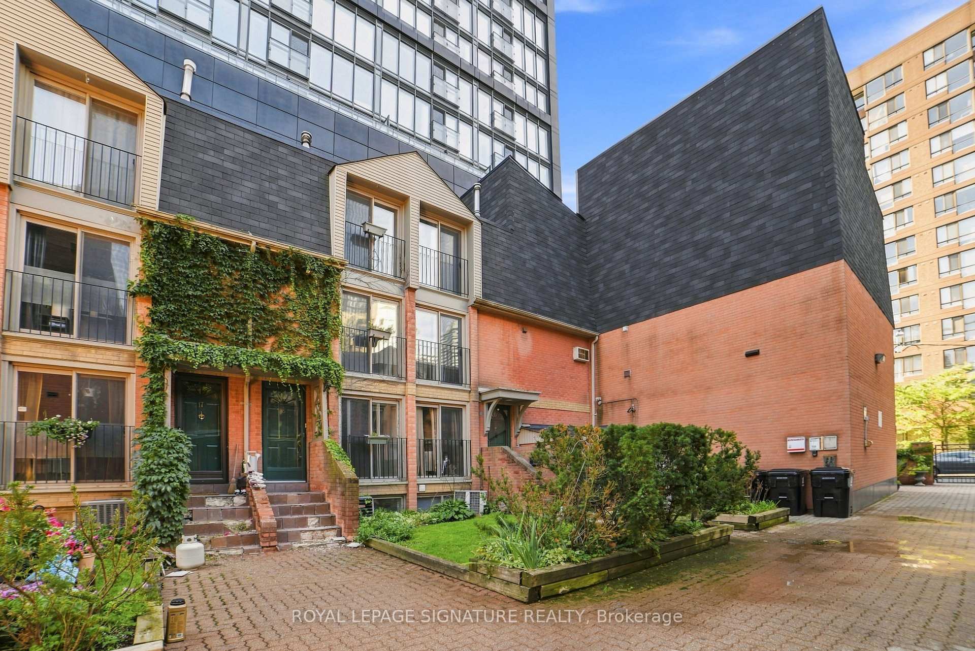 Photo of Unit 18, 325 Jarvis Street