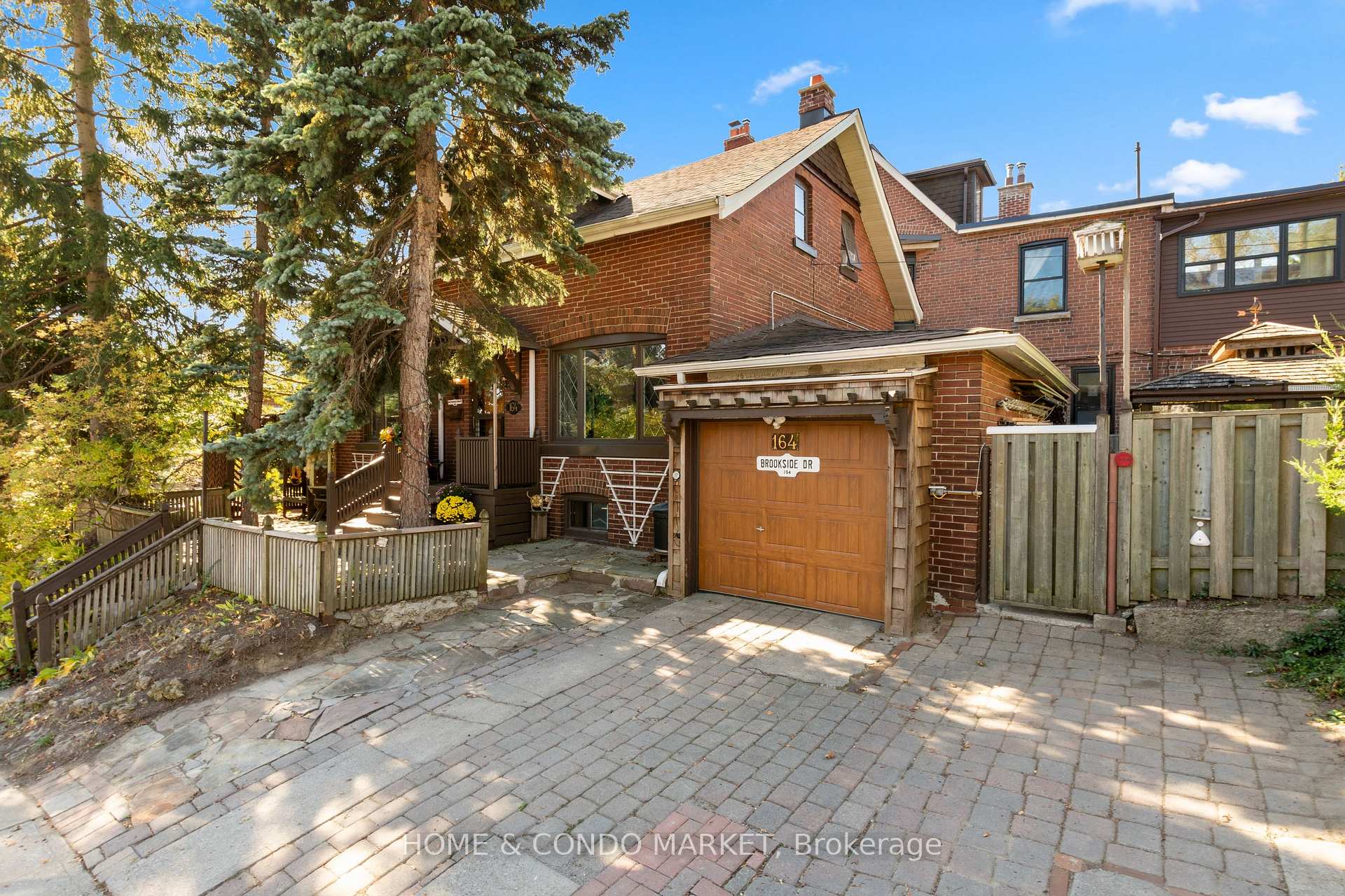 Photo 2 of 164 Brookside Drive, Toronto, East End-Danforth — HOMEH