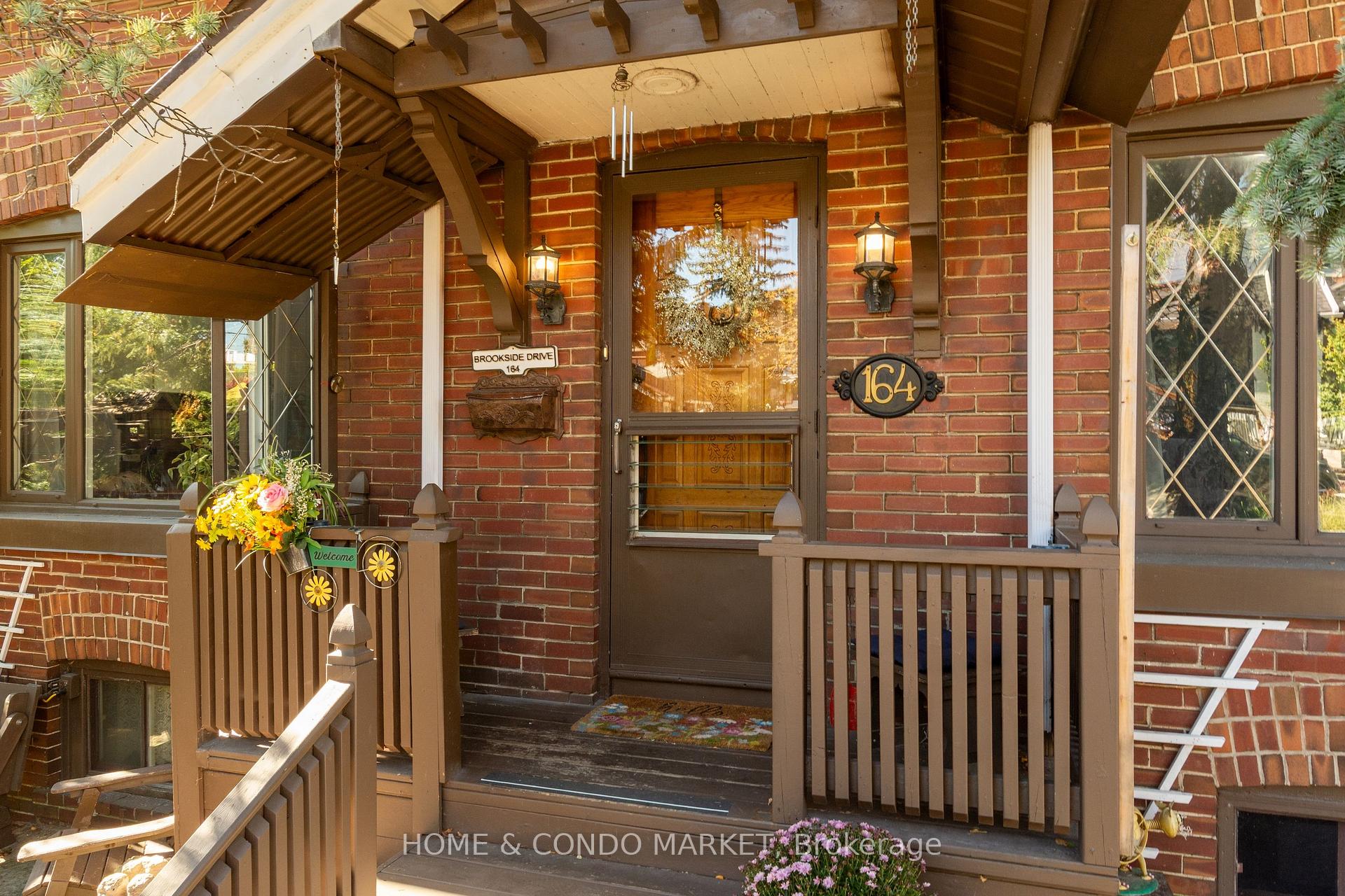 Photo 3 of 164 Brookside Drive, Toronto, East End-Danforth — HOMEH
