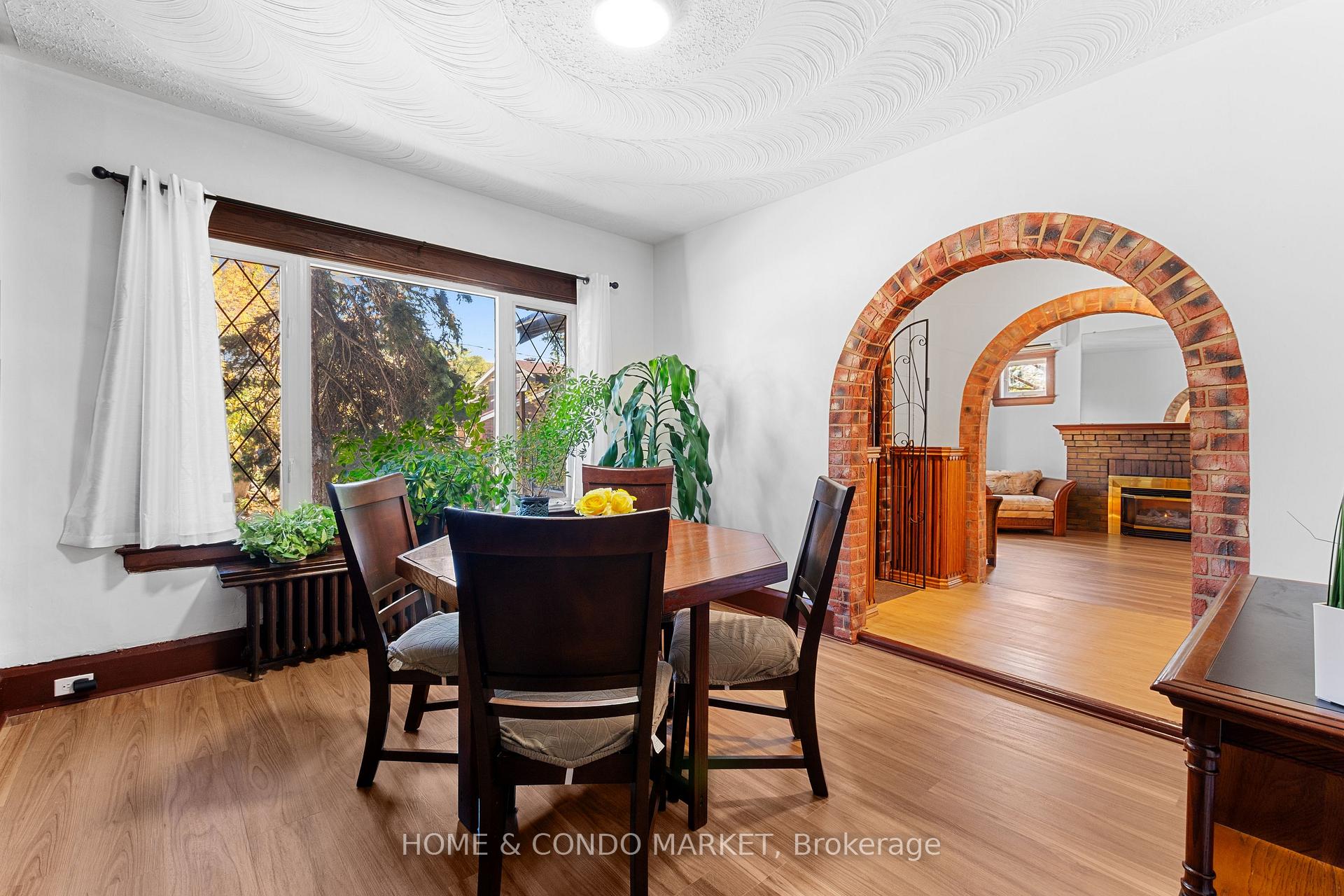 Photo 12 of 164 Brookside Drive, Toronto, East End-Danforth — HOMEH