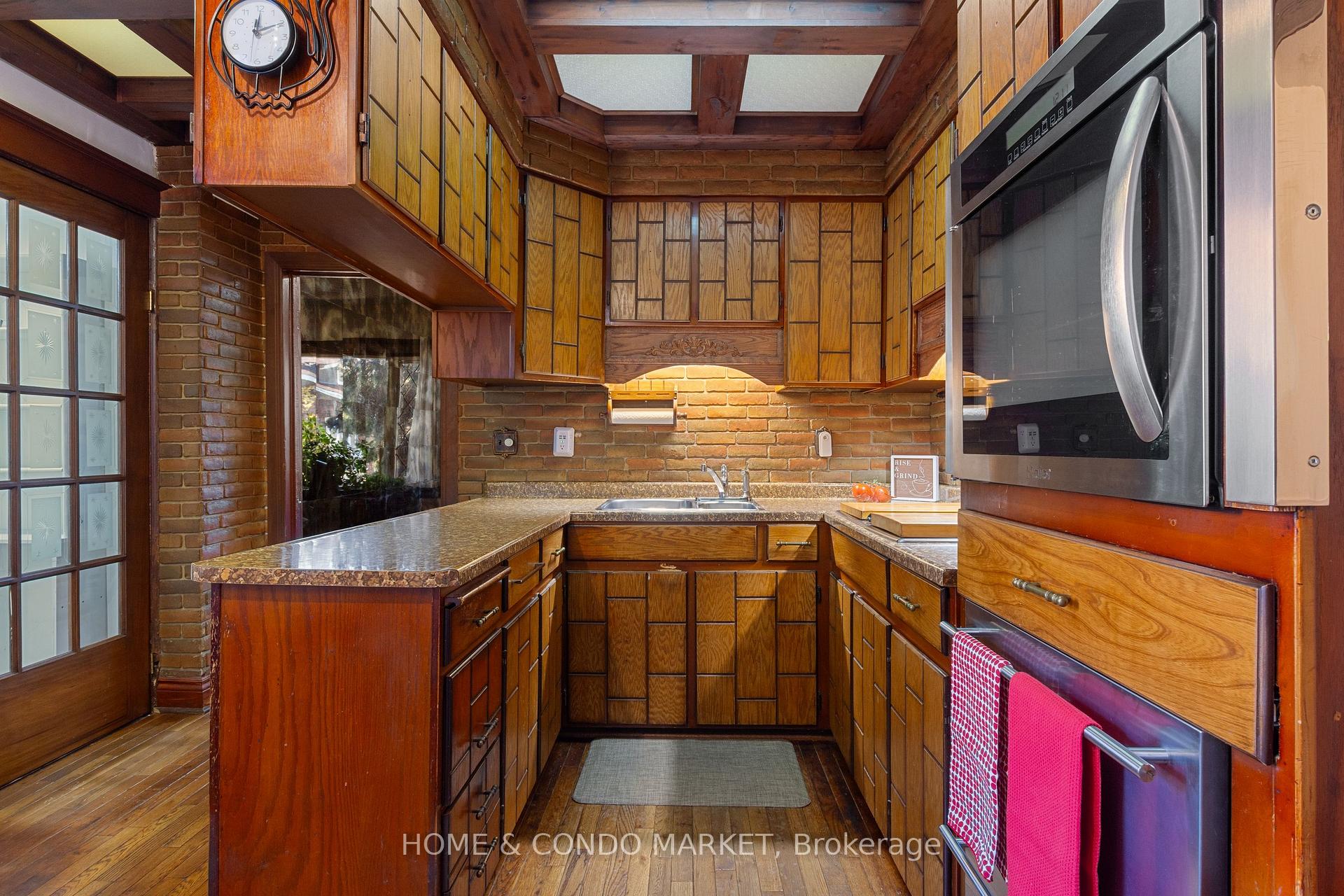 Photo 14 of 164 Brookside Drive, Toronto, East End-Danforth — HOMEH