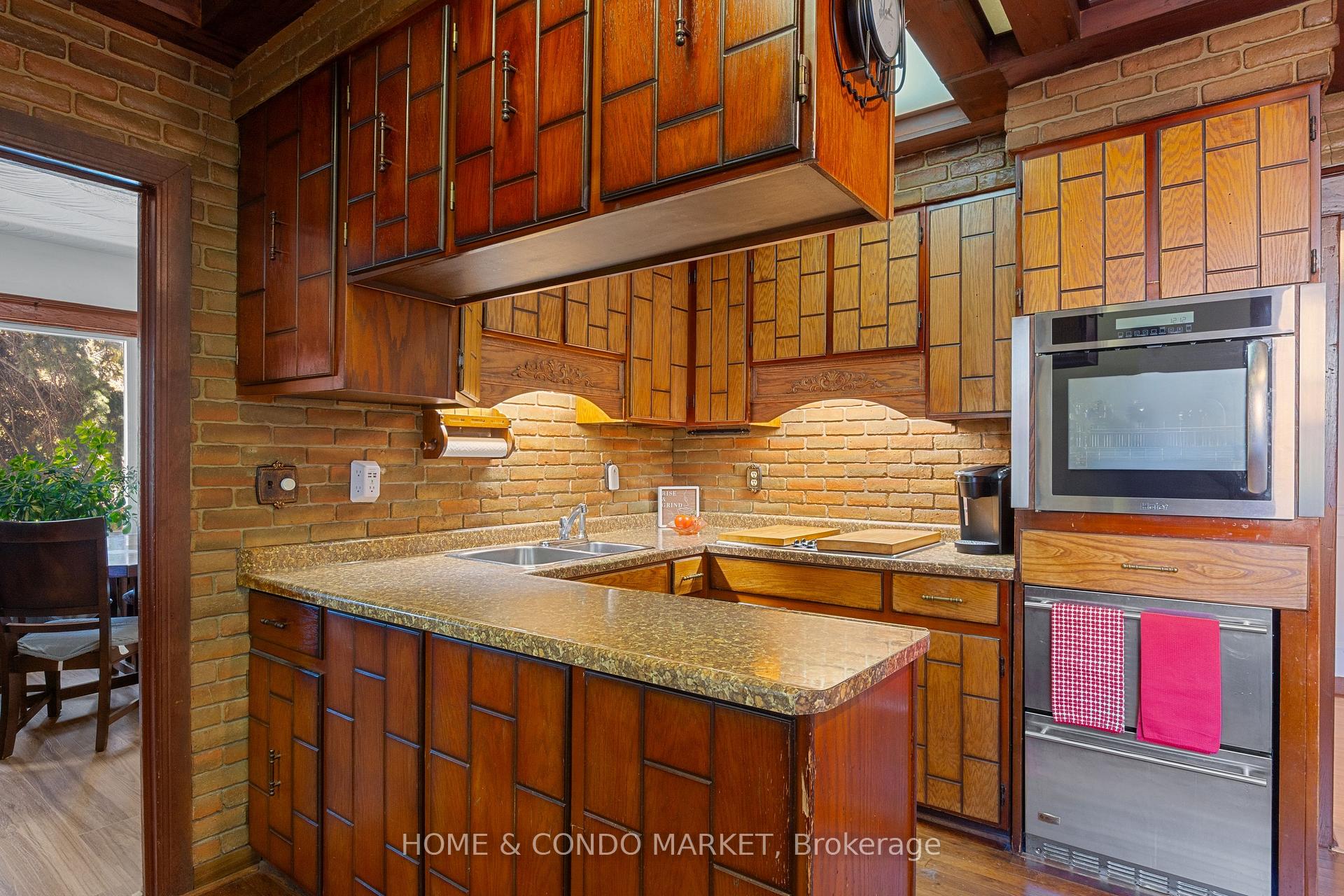 Photo 15 of 164 Brookside Drive, Toronto, East End-Danforth — HOMEH