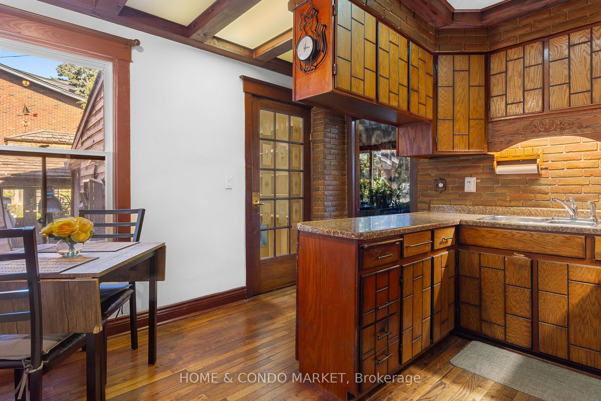 Photo 17 of 164 Brookside Drive, Toronto, East End-Danforth — HOMEH