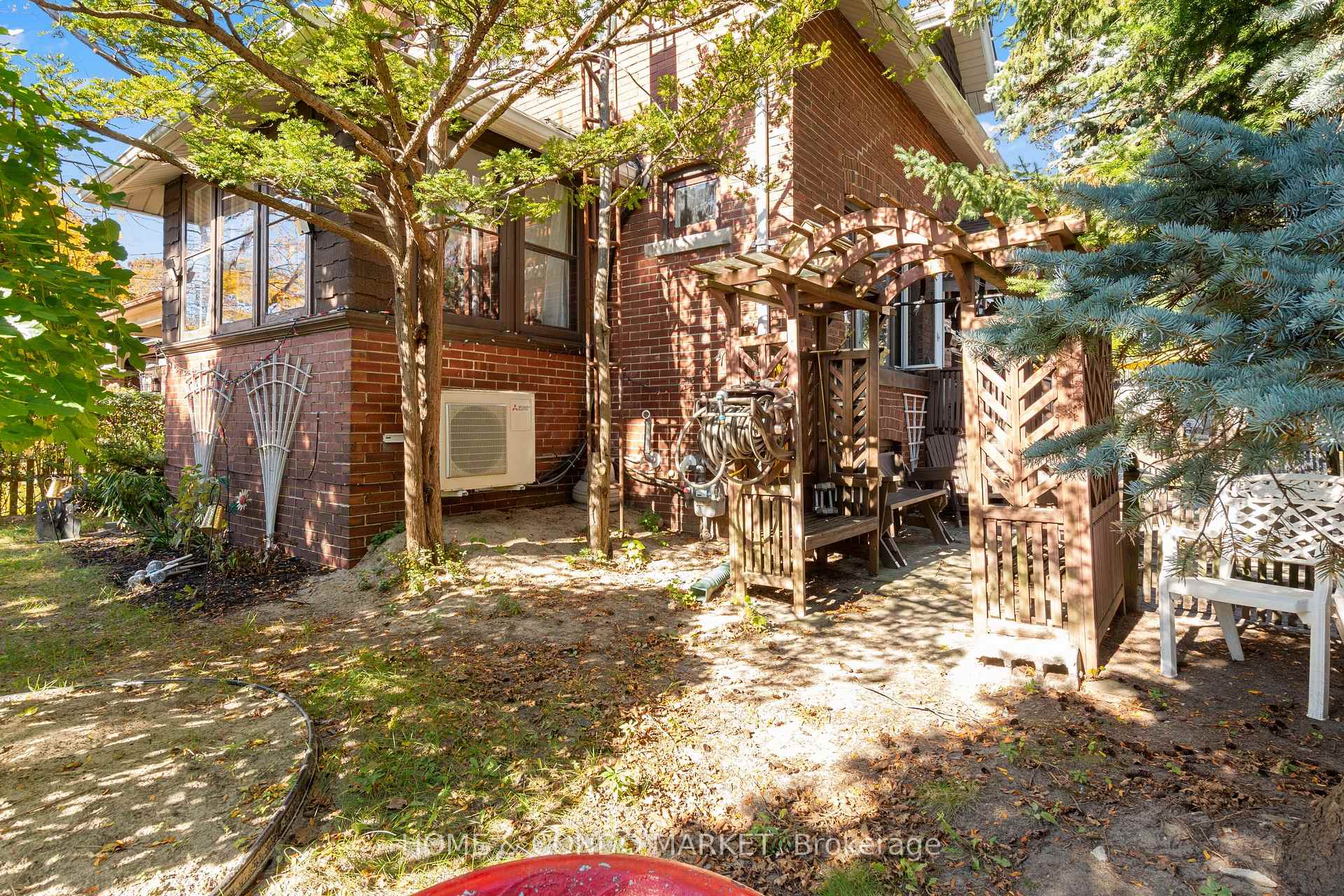 Photo 34 of 164 Brookside Drive, Toronto, East End-Danforth — HOMEH