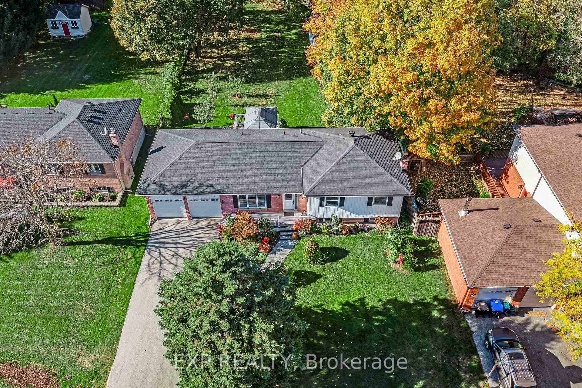 Photo 1 of 4 Burbank Circle, Adjala-Tosorontio, Everett — HOMEH