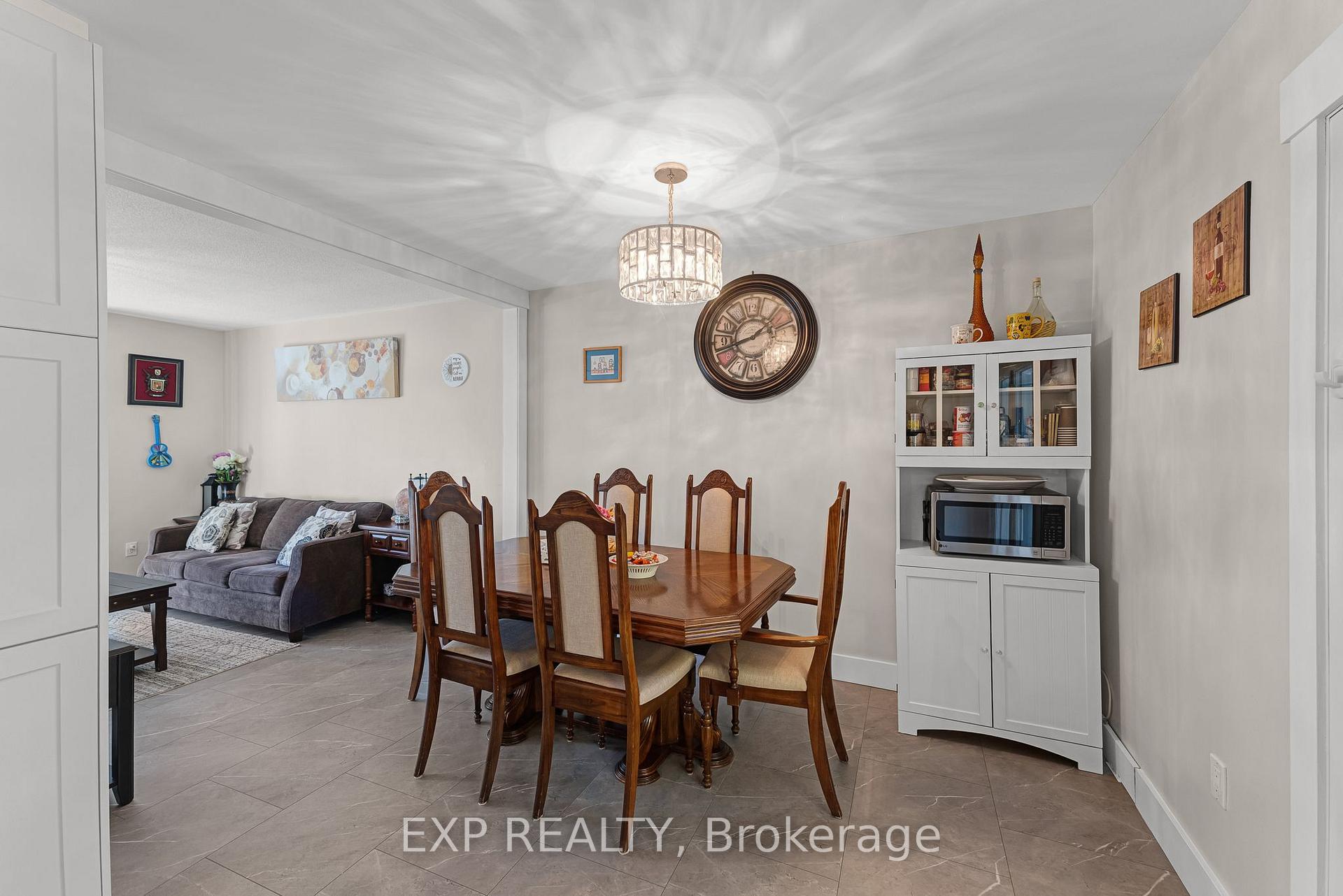 Photo 10 of 4 Burbank Circle, Adjala-Tosorontio, Everett — HOMEH