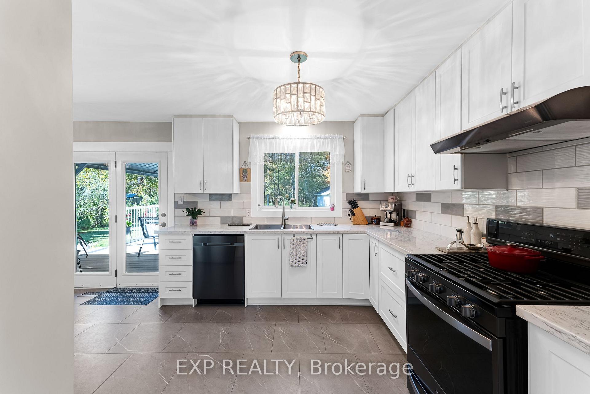 Photo 14 of 4 Burbank Circle, Adjala-Tosorontio, Everett — HOMEH