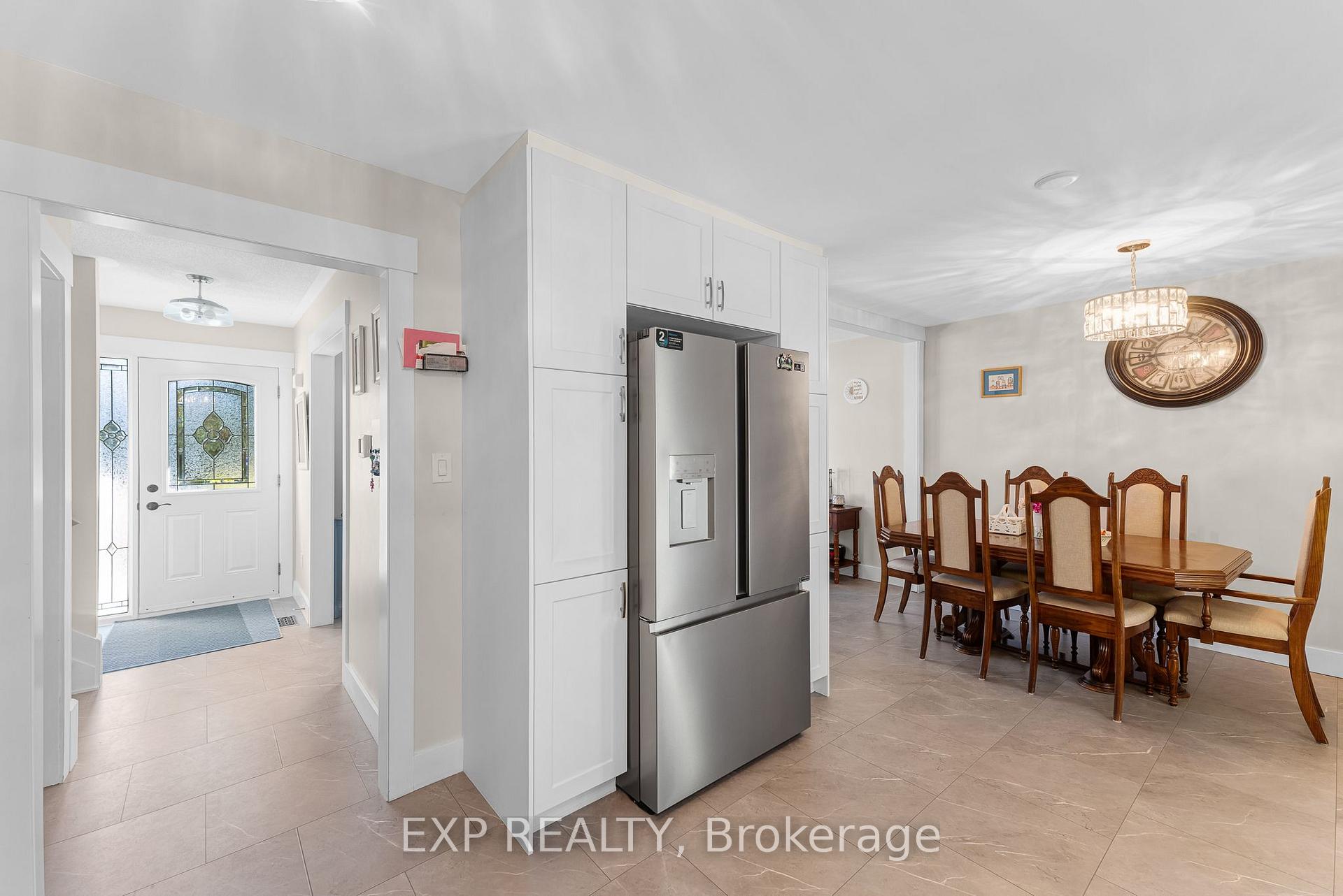 Photo 16 of 4 Burbank Circle, Adjala-Tosorontio, Everett — HOMEH