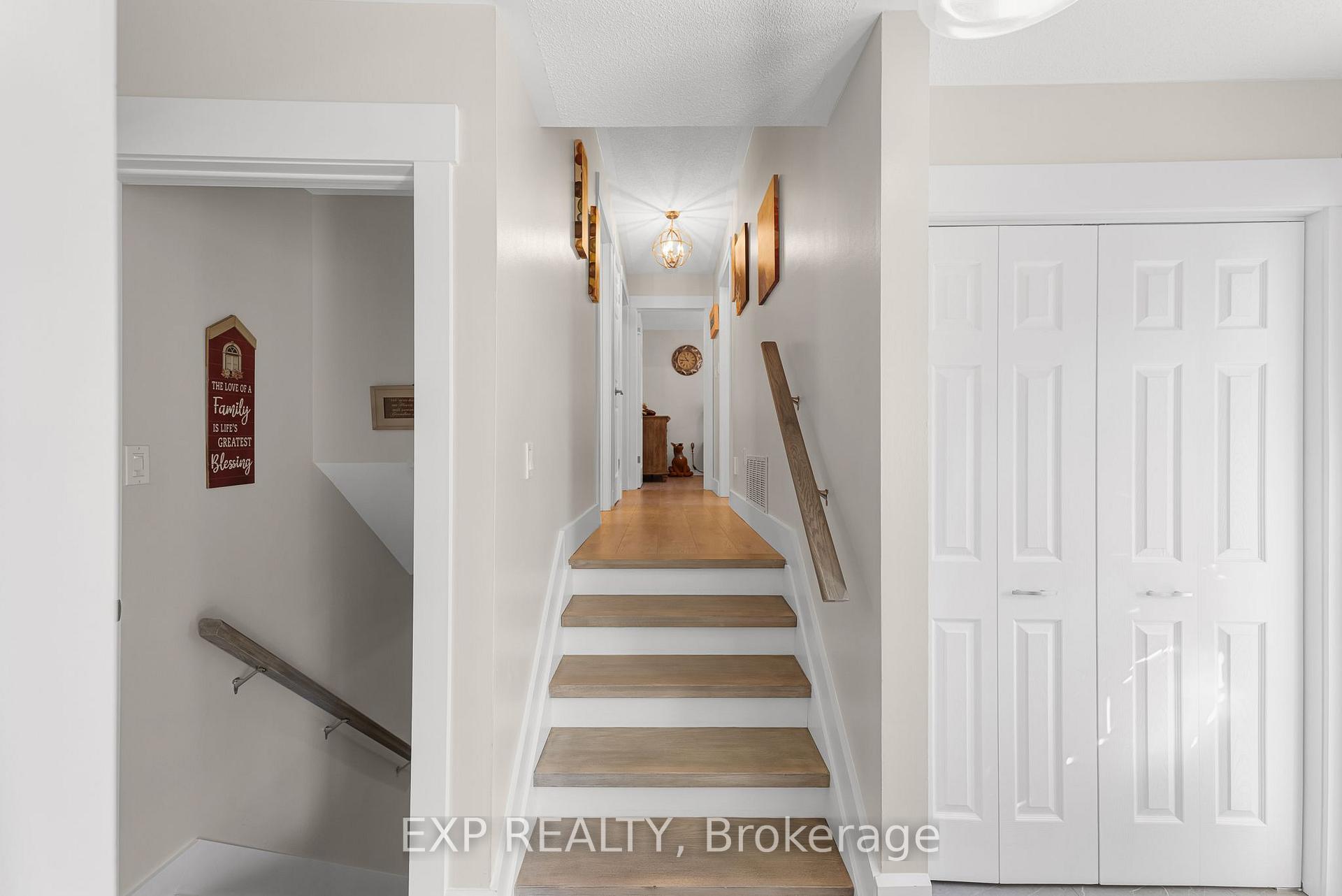 Photo 18 of 4 Burbank Circle, Adjala-Tosorontio, Everett — HOMEH