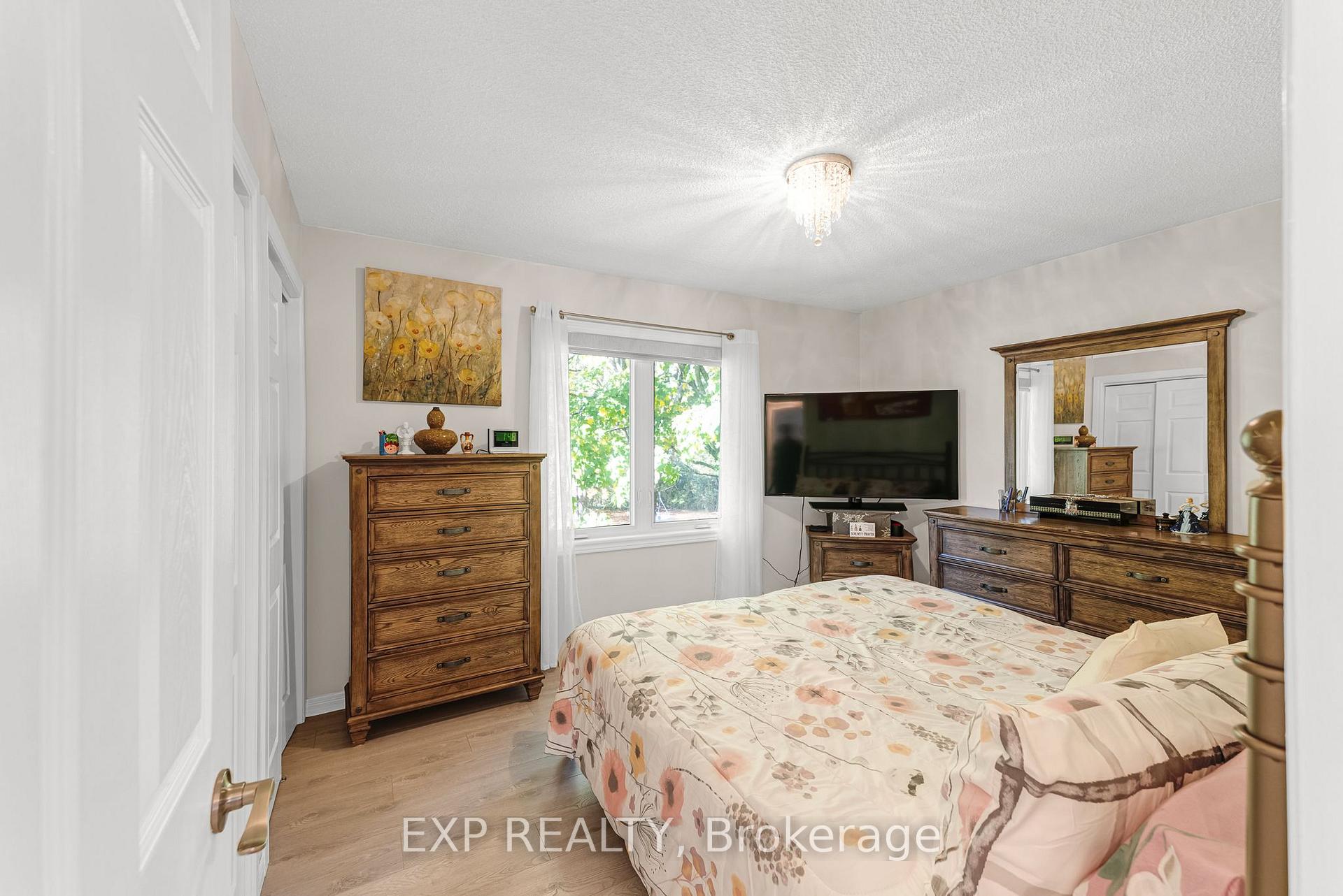 Photo 19 of 4 Burbank Circle, Adjala-Tosorontio, Everett — HOMEH
