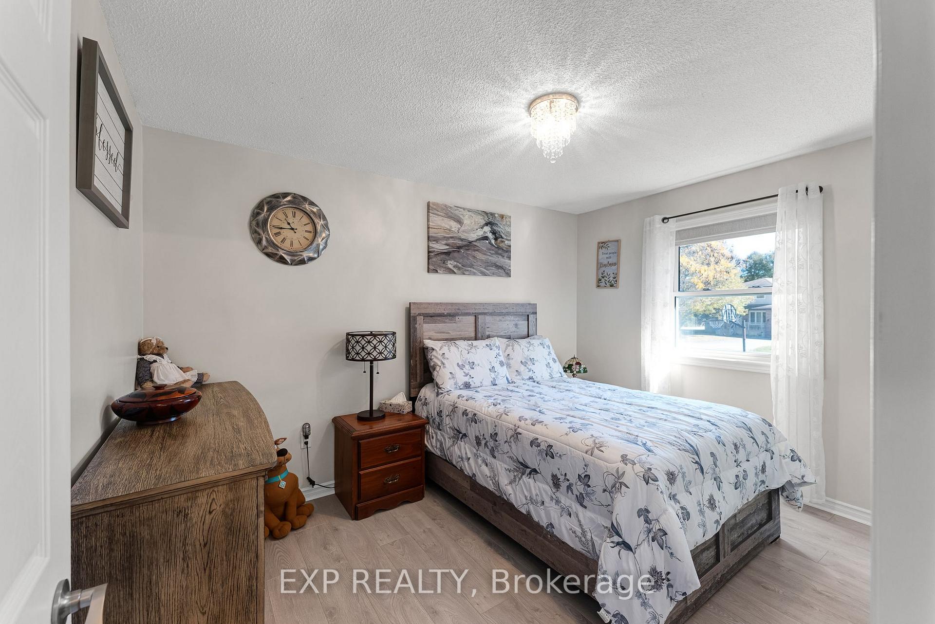 Photo 22 of 4 Burbank Circle, Adjala-Tosorontio, Everett — HOMEH