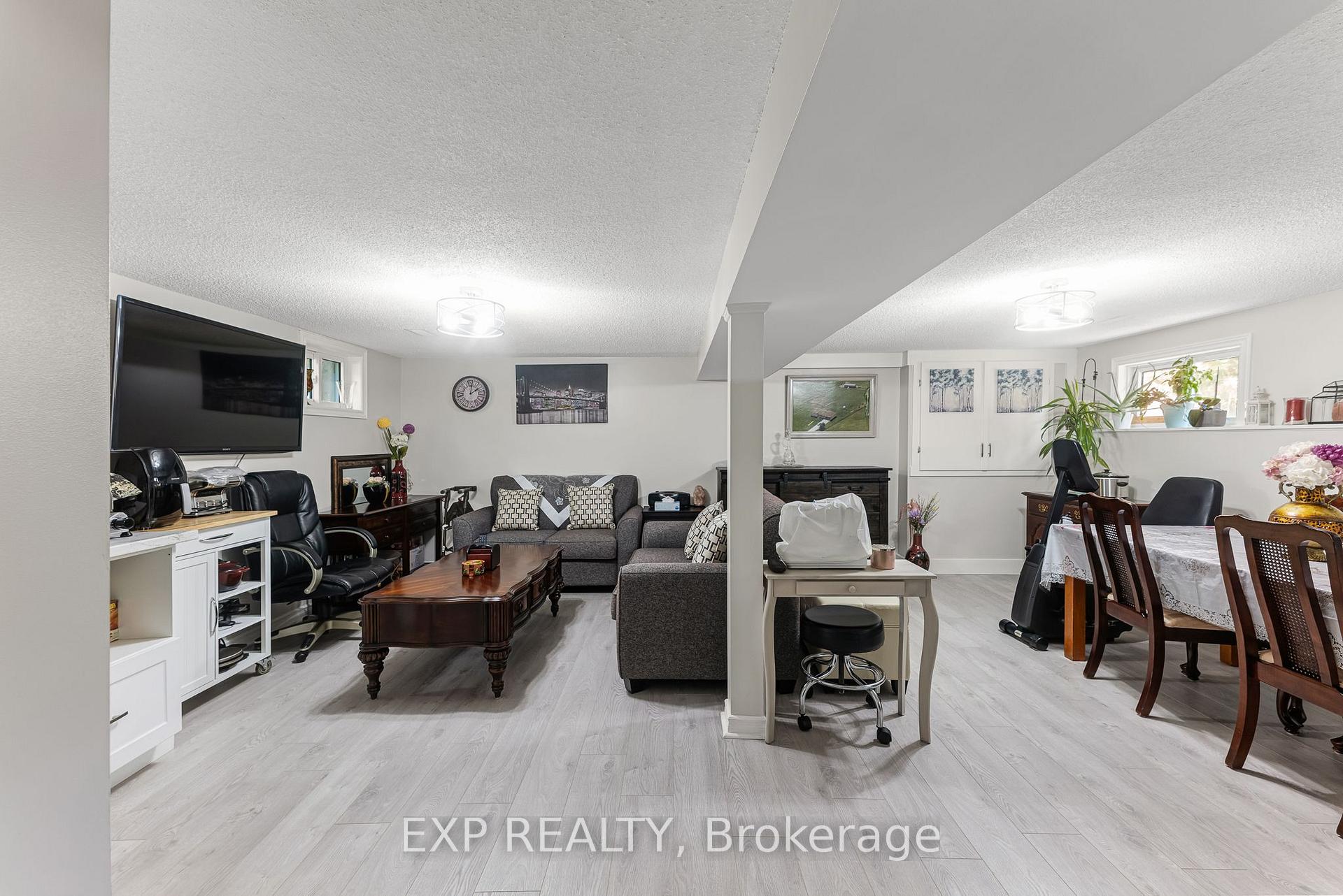 Photo 27 of 4 Burbank Circle, Adjala-Tosorontio, Everett — HOMEH