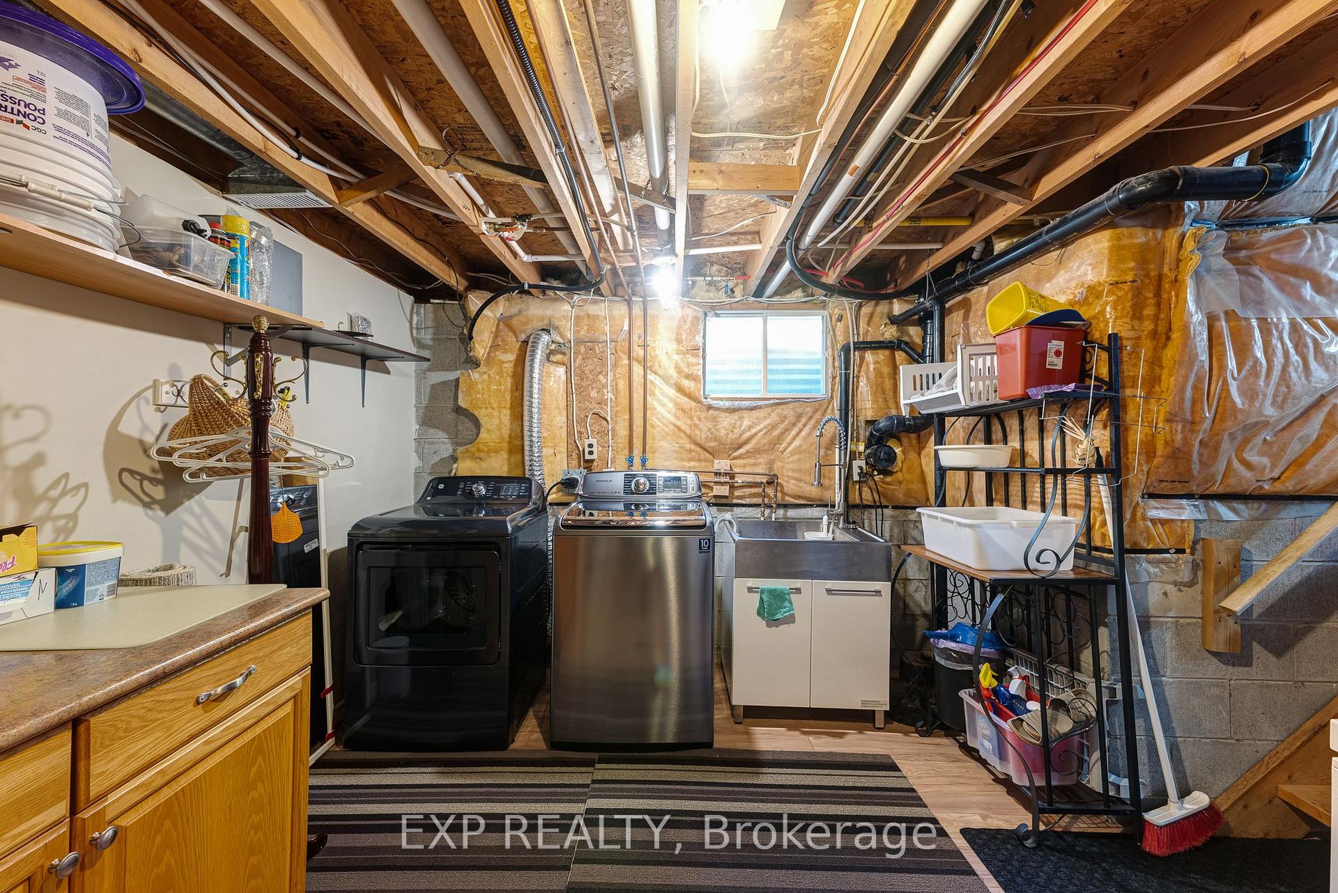 Photo 33 of 4 Burbank Circle, Adjala-Tosorontio, Everett — HOMEH