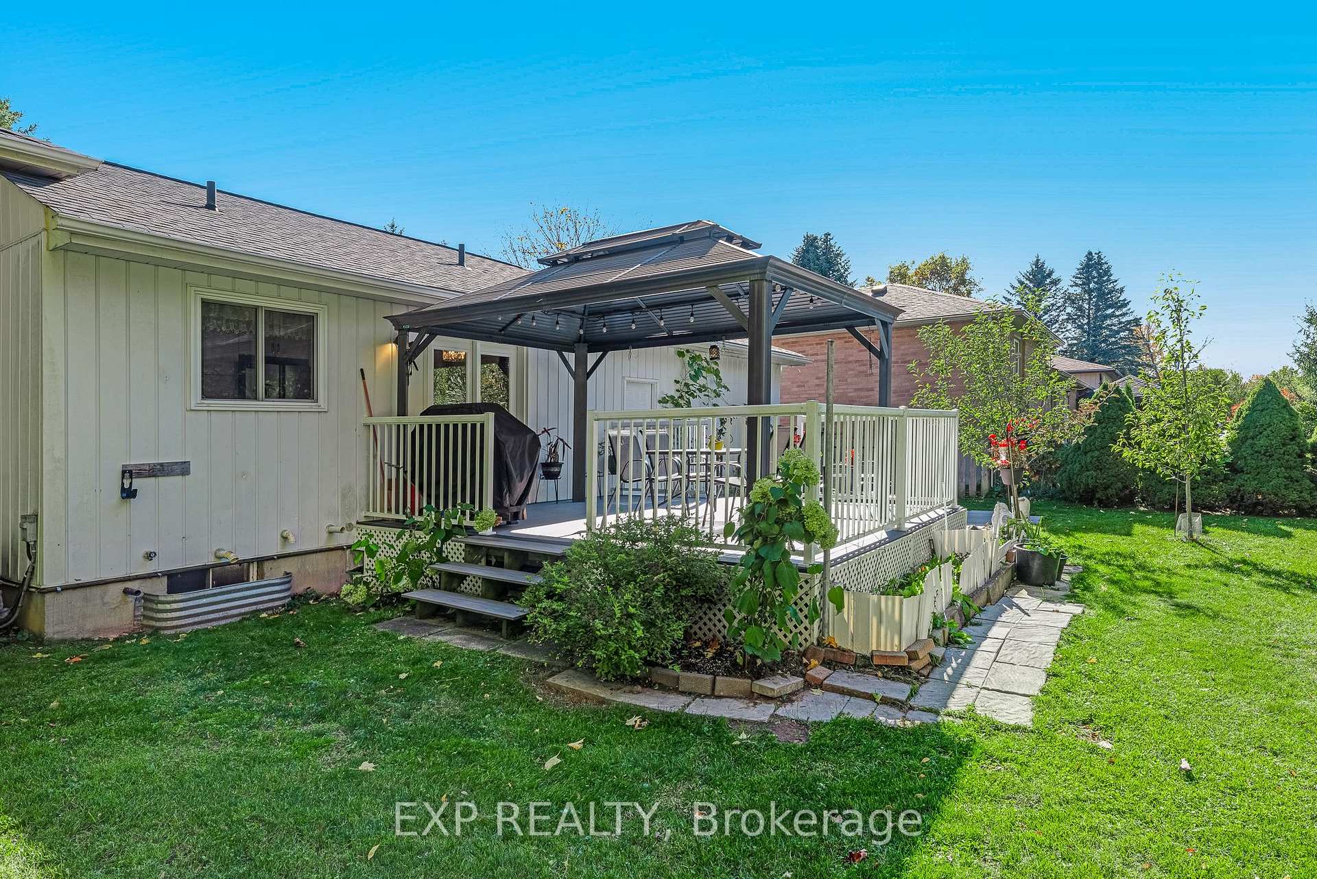 Photo 36 of 4 Burbank Circle, Adjala-Tosorontio, Everett — HOMEH