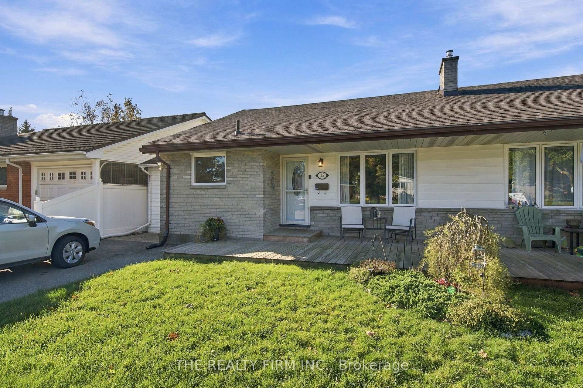 Photo 2 of 25 Queenston Crescent, London, East O — HOMEH