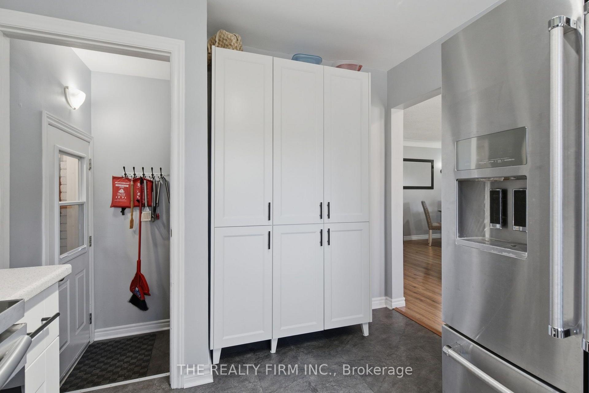Photo 12 of 25 Queenston Crescent, London, East O — HOMEH