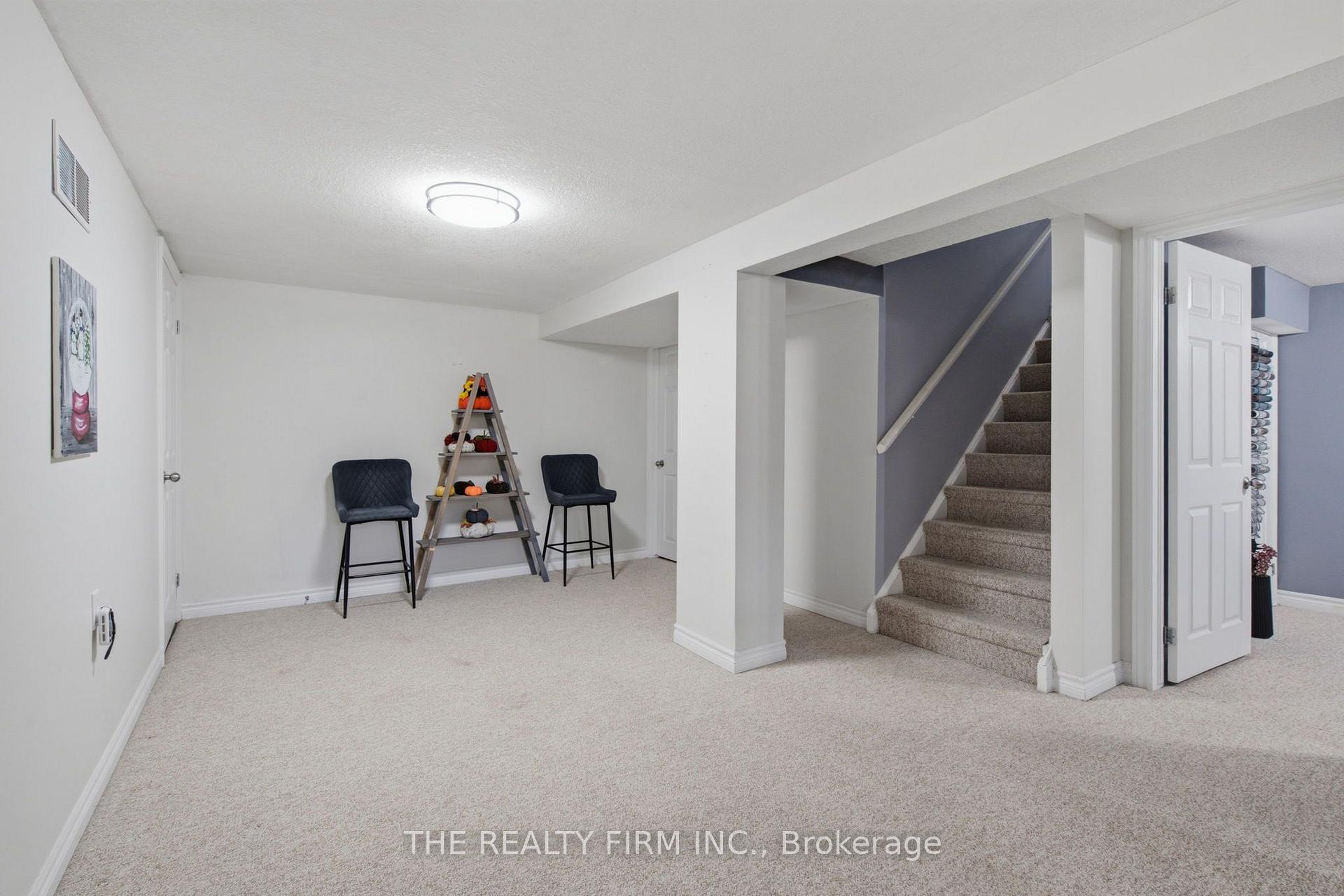 Photo 22 of 25 Queenston Crescent, London, East O — HOMEH