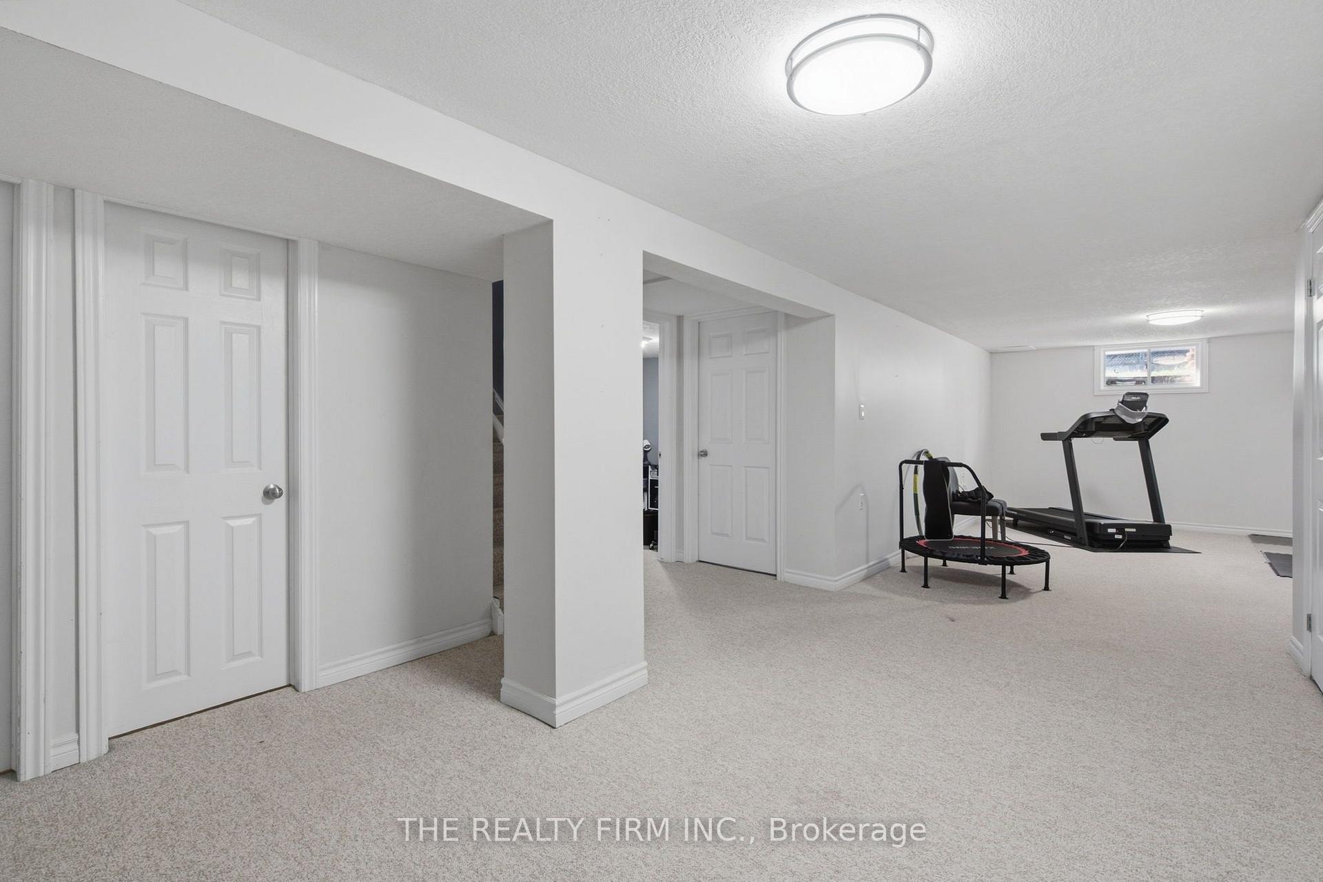 Photo 23 of 25 Queenston Crescent, London, East O — HOMEH