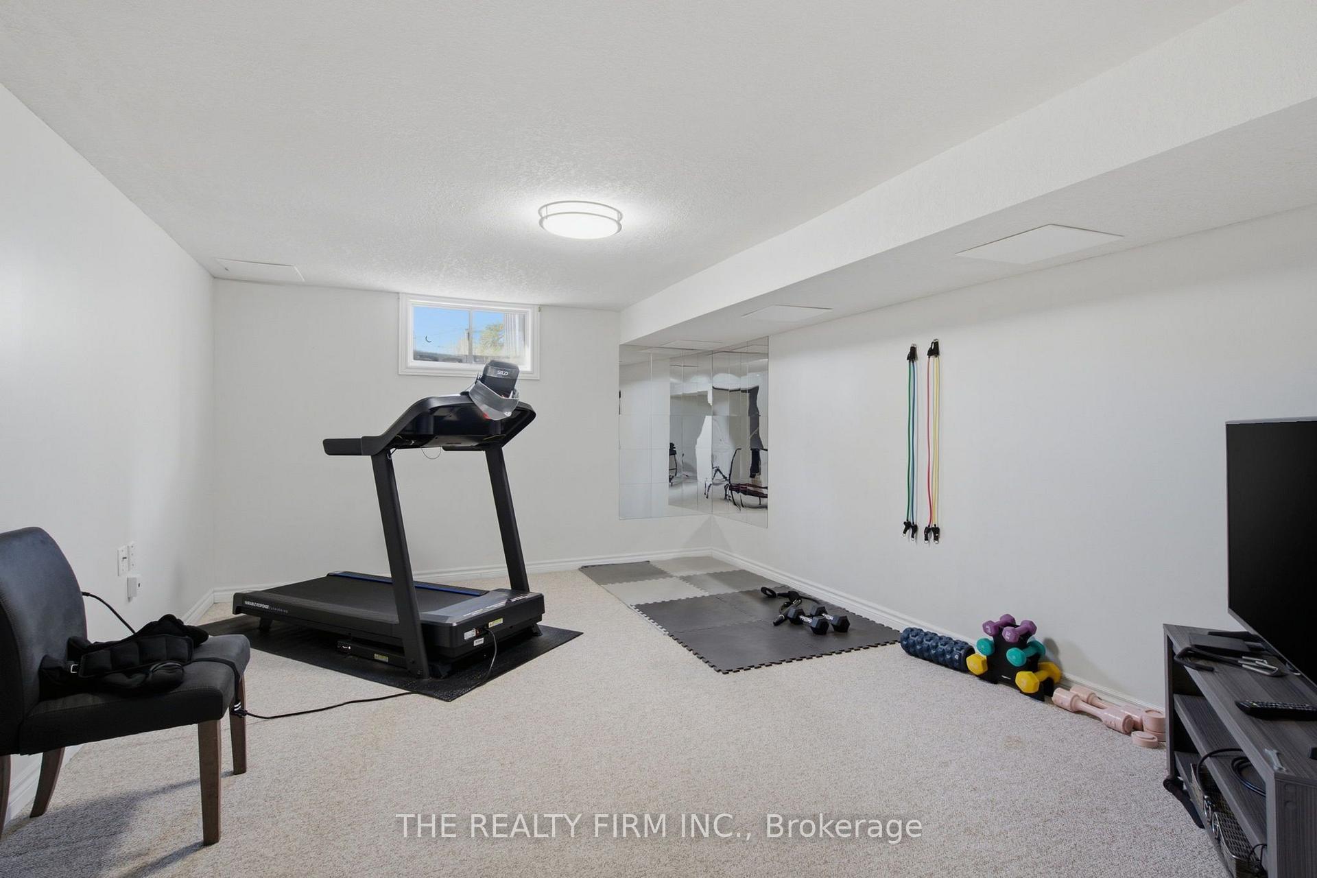 Photo 24 of 25 Queenston Crescent, London, East O — HOMEH