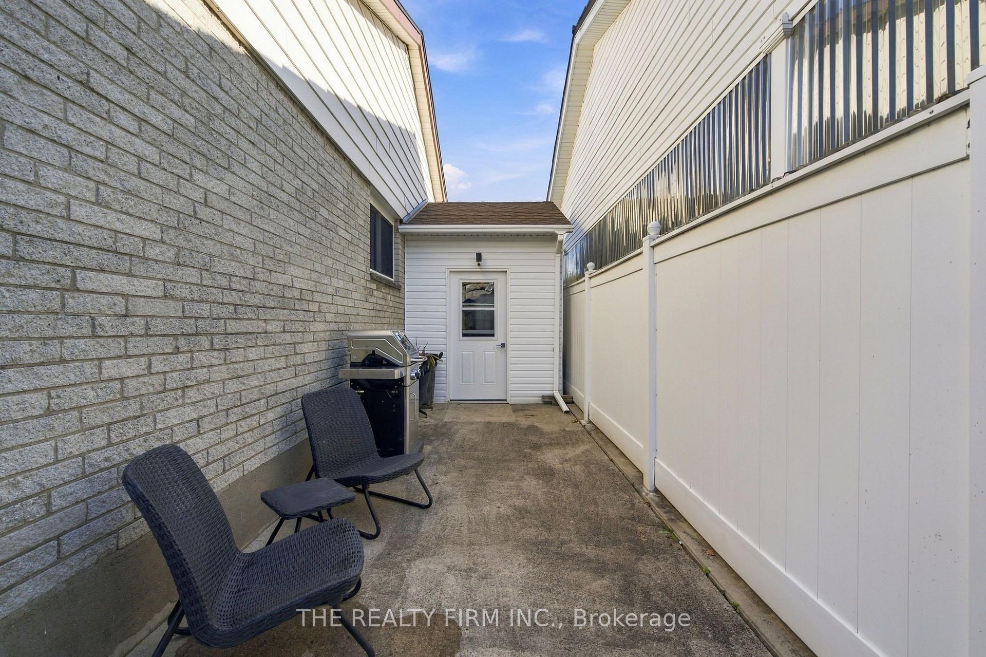 Photo 30 of 25 Queenston Crescent, London, East O — HOMEH