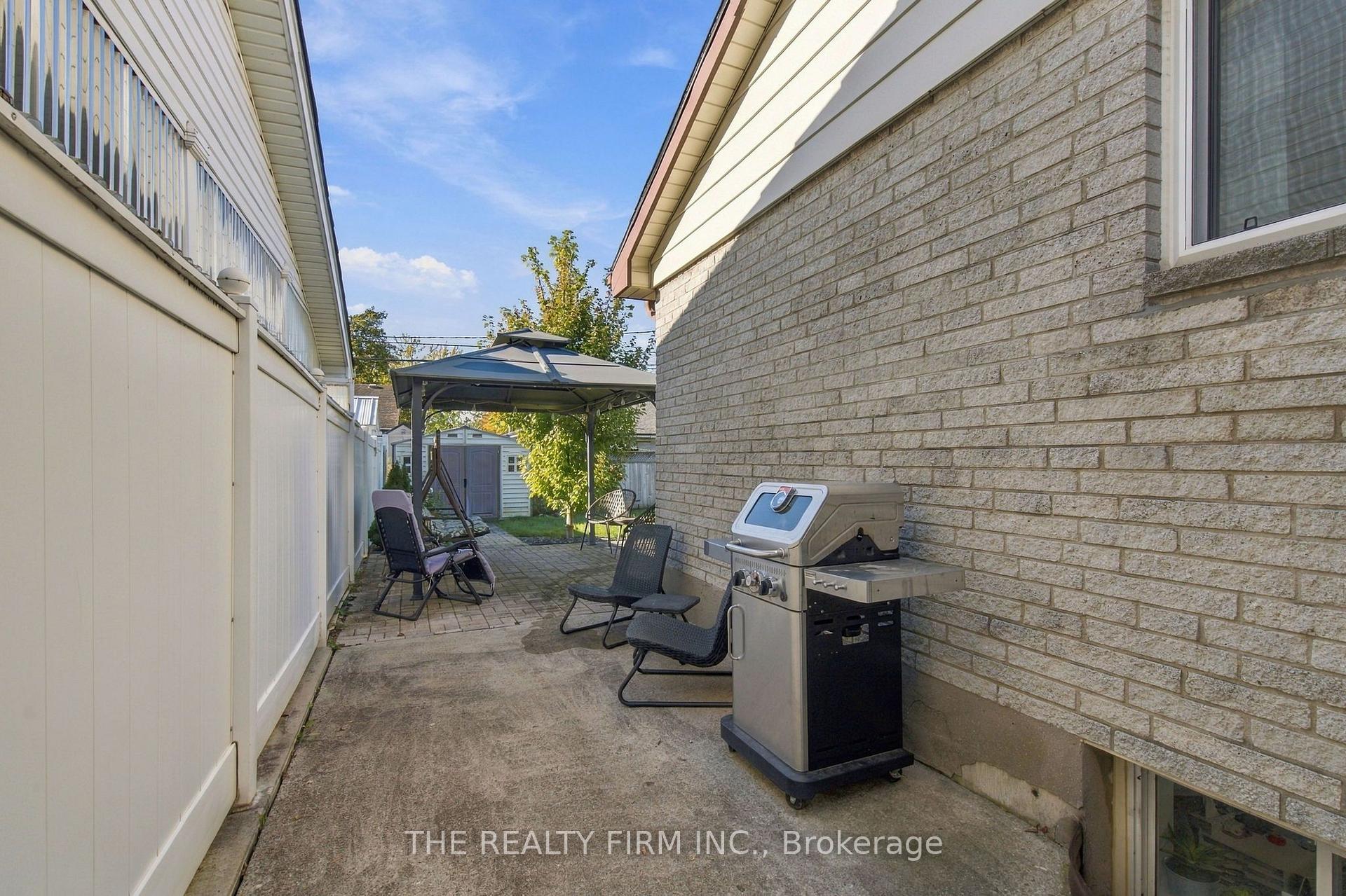Photo 31 of 25 Queenston Crescent, London, East O — HOMEH