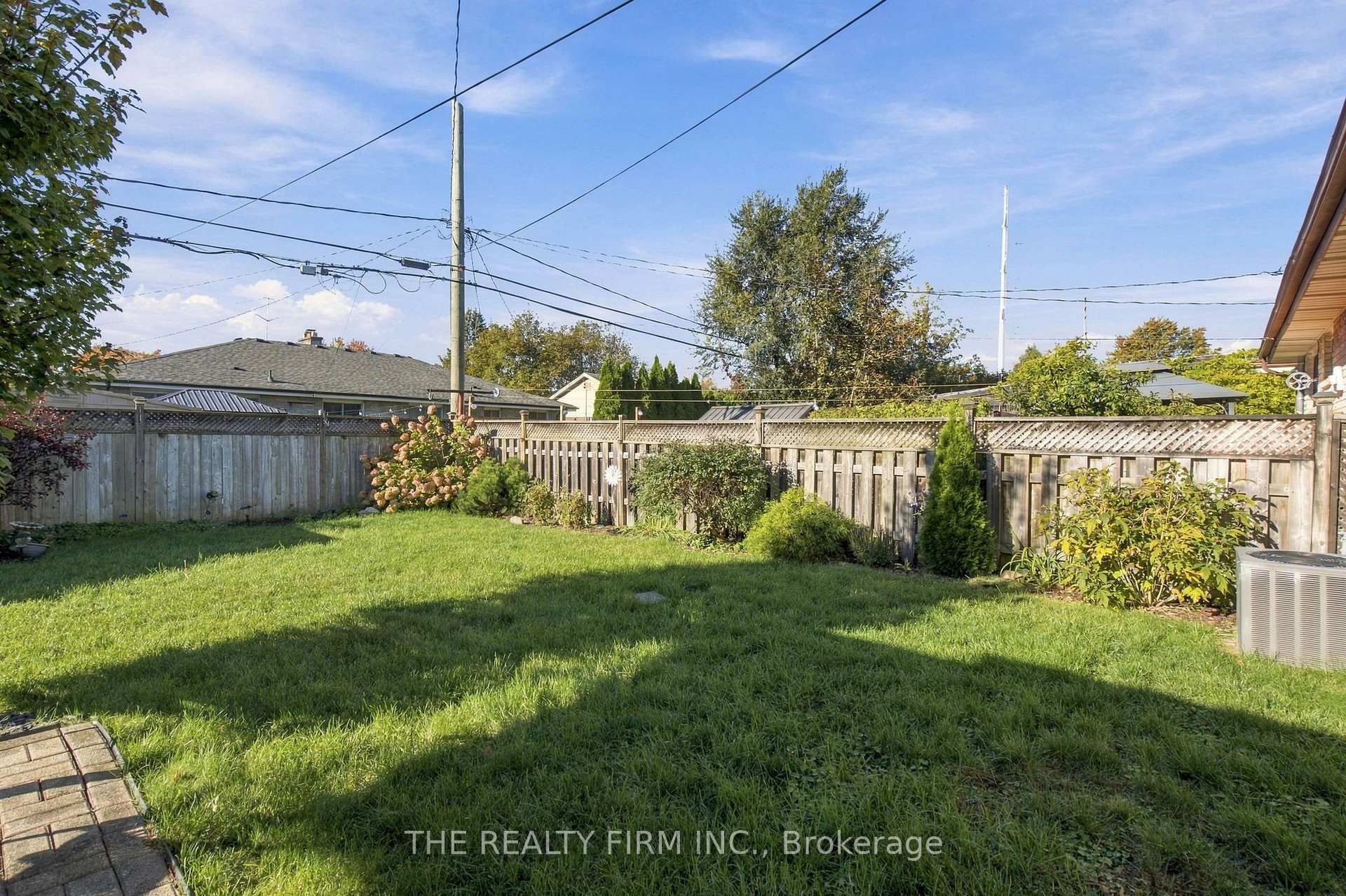 Photo 38 of 25 Queenston Crescent, London, East O — HOMEH
