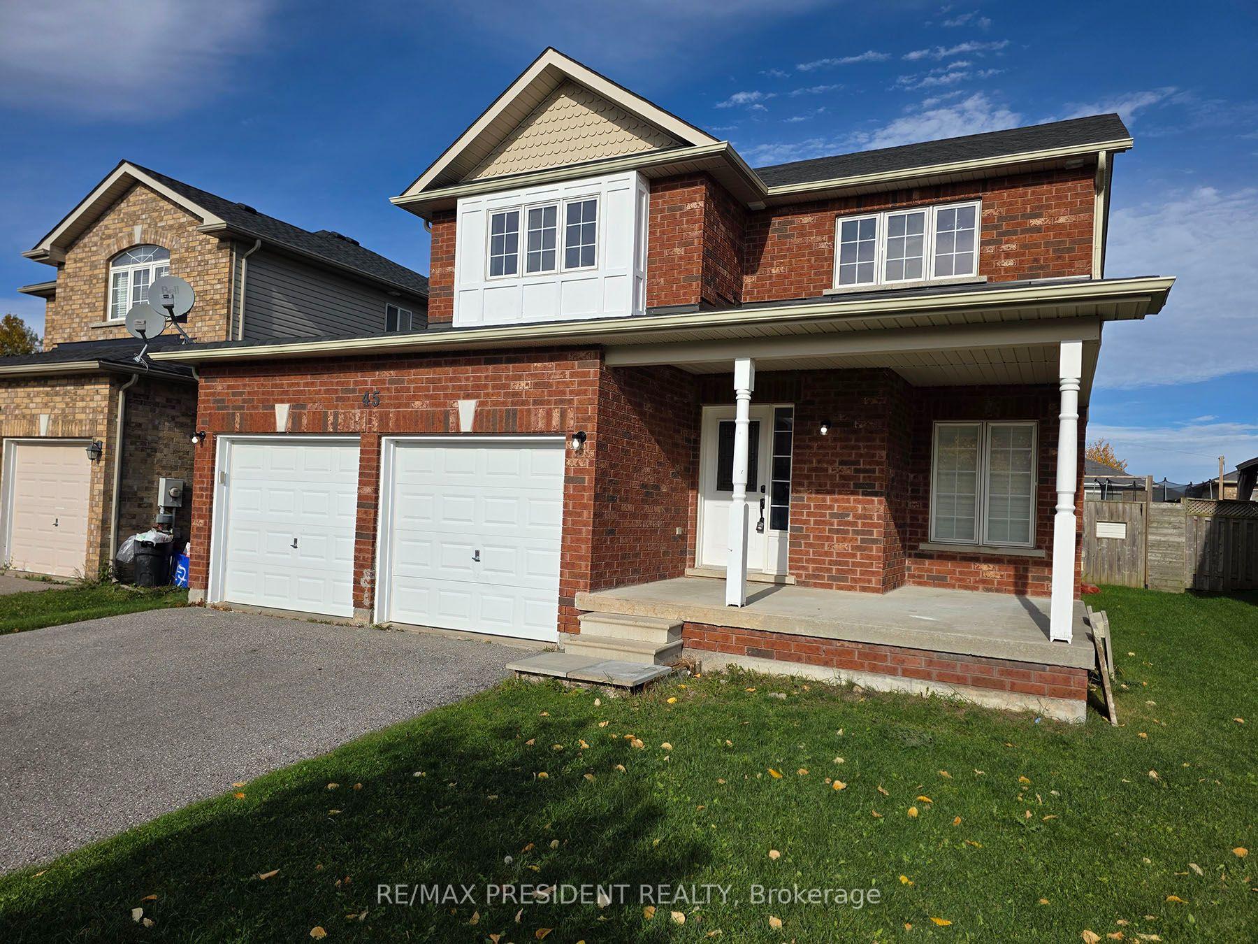 Photo 2 of 45 Lucas Crescent, Kawartha Lakes, Lindsay — HOMEH