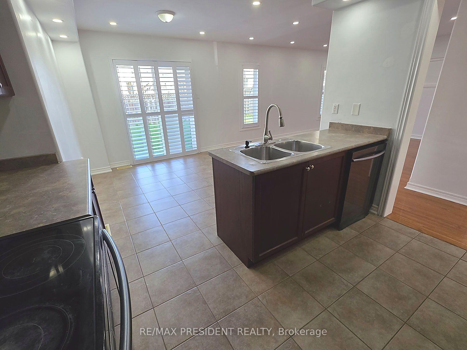 Photo 9 of 45 Lucas Crescent, Kawartha Lakes, Lindsay — HOMEH