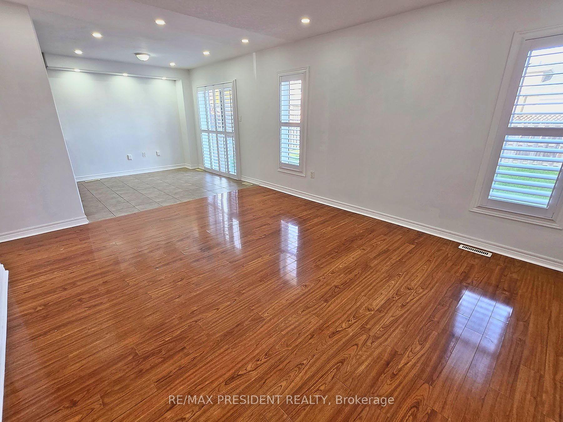 Photo 15 of 45 Lucas Crescent, Kawartha Lakes, Lindsay — HOMEH