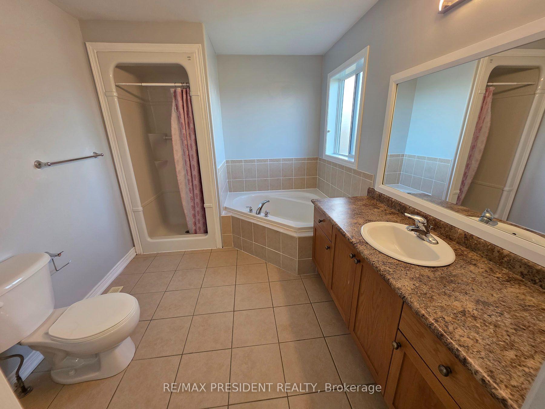 Photo 24 of 45 Lucas Crescent, Kawartha Lakes, Lindsay — HOMEH
