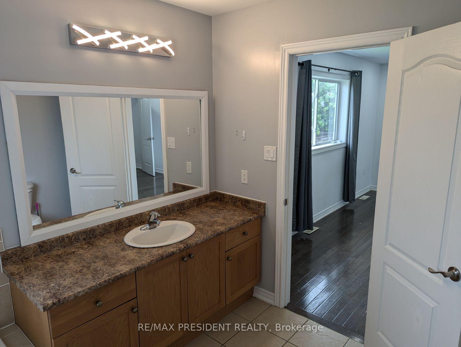 Photo 25 of 45 Lucas Crescent, Kawartha Lakes, Lindsay — HOMEH