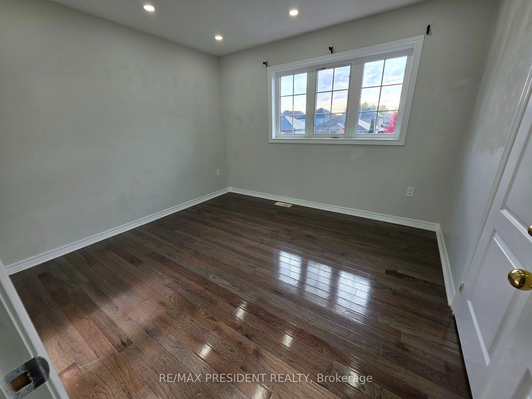 Photo 28 of 45 Lucas Crescent, Kawartha Lakes, Lindsay — HOMEH