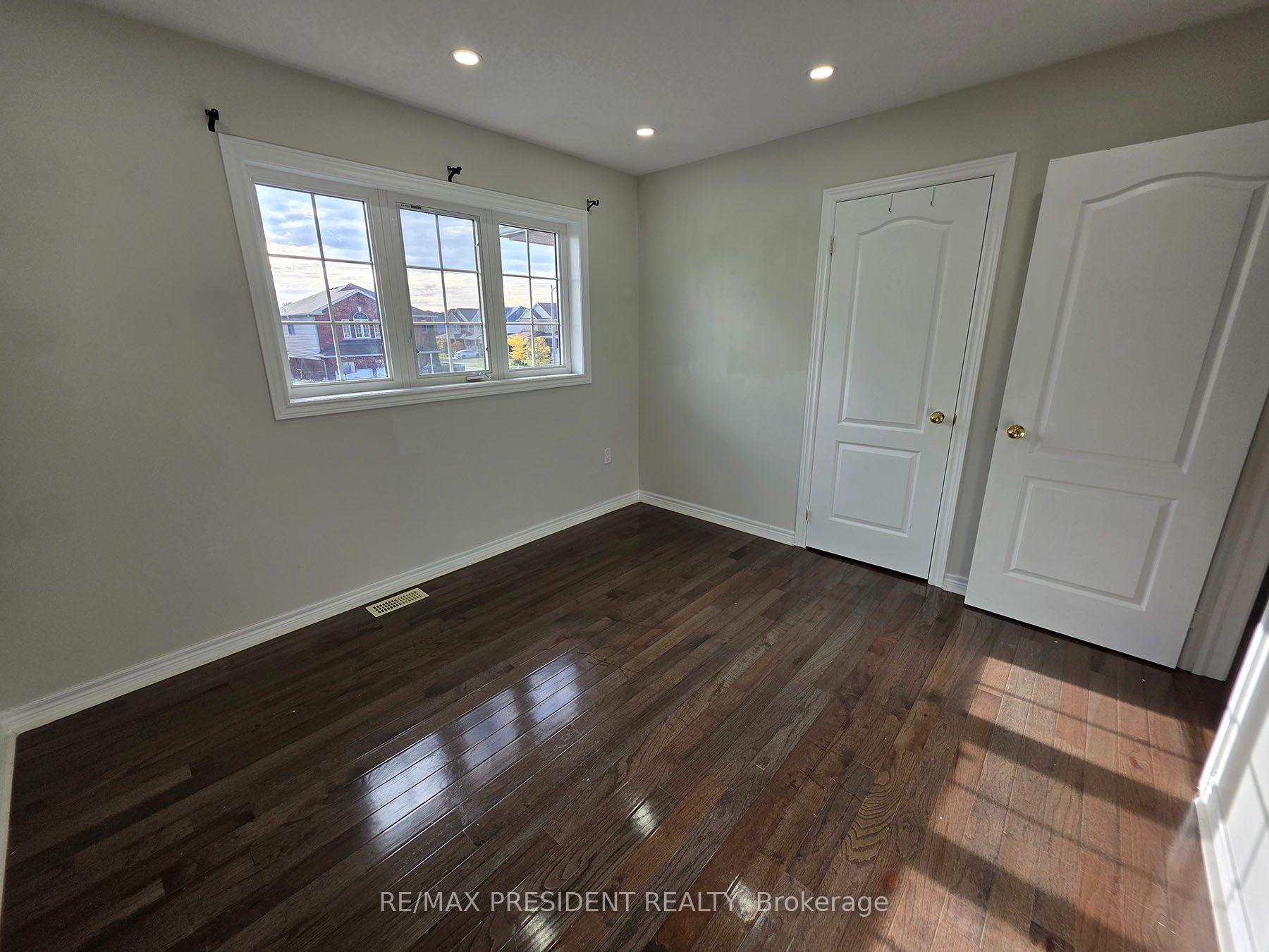 Photo 29 of 45 Lucas Crescent, Kawartha Lakes, Lindsay — HOMEH