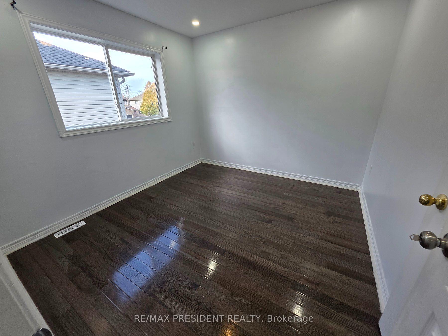 Photo 30 of 45 Lucas Crescent, Kawartha Lakes, Lindsay — HOMEH