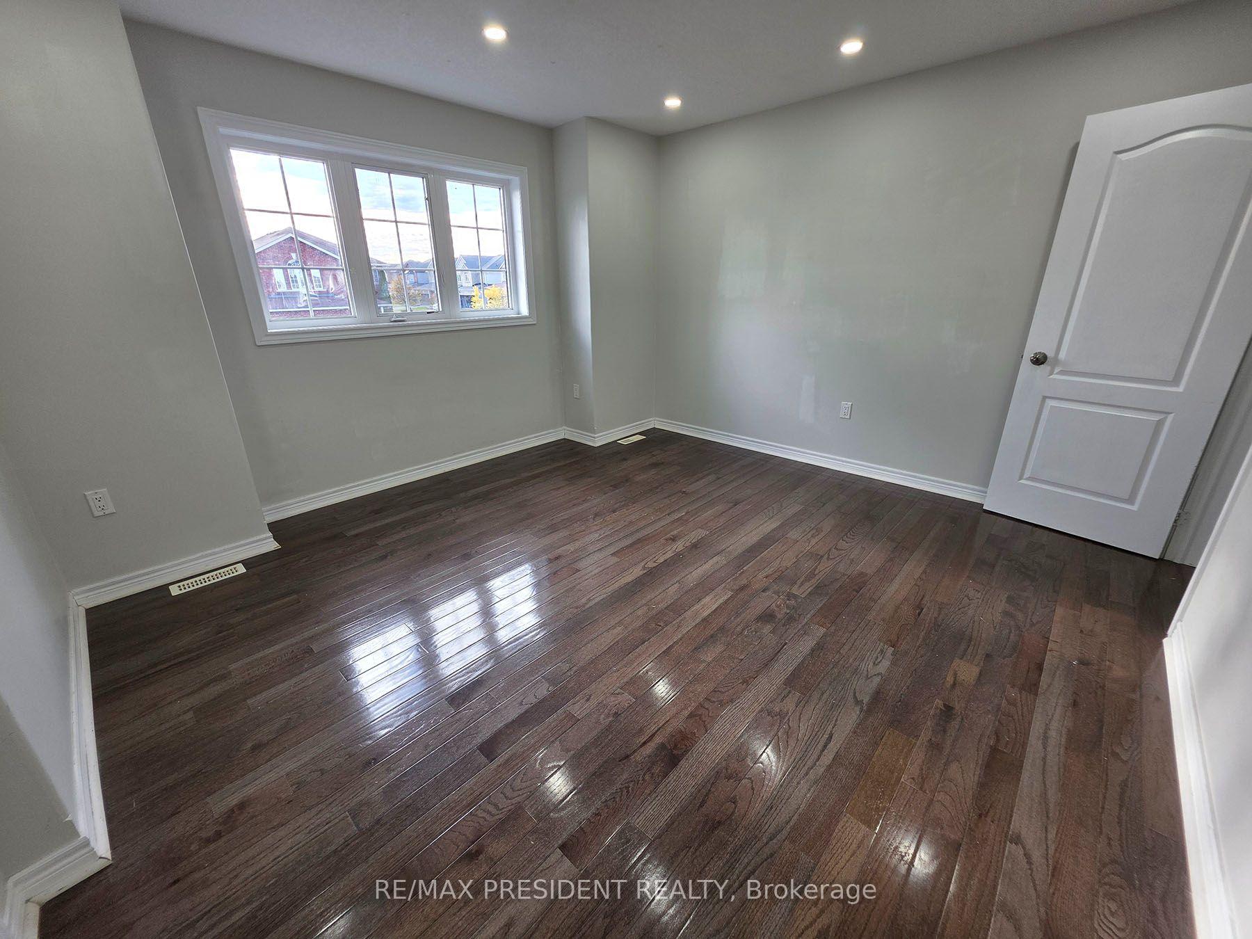 Photo 33 of 45 Lucas Crescent, Kawartha Lakes, Lindsay — HOMEH