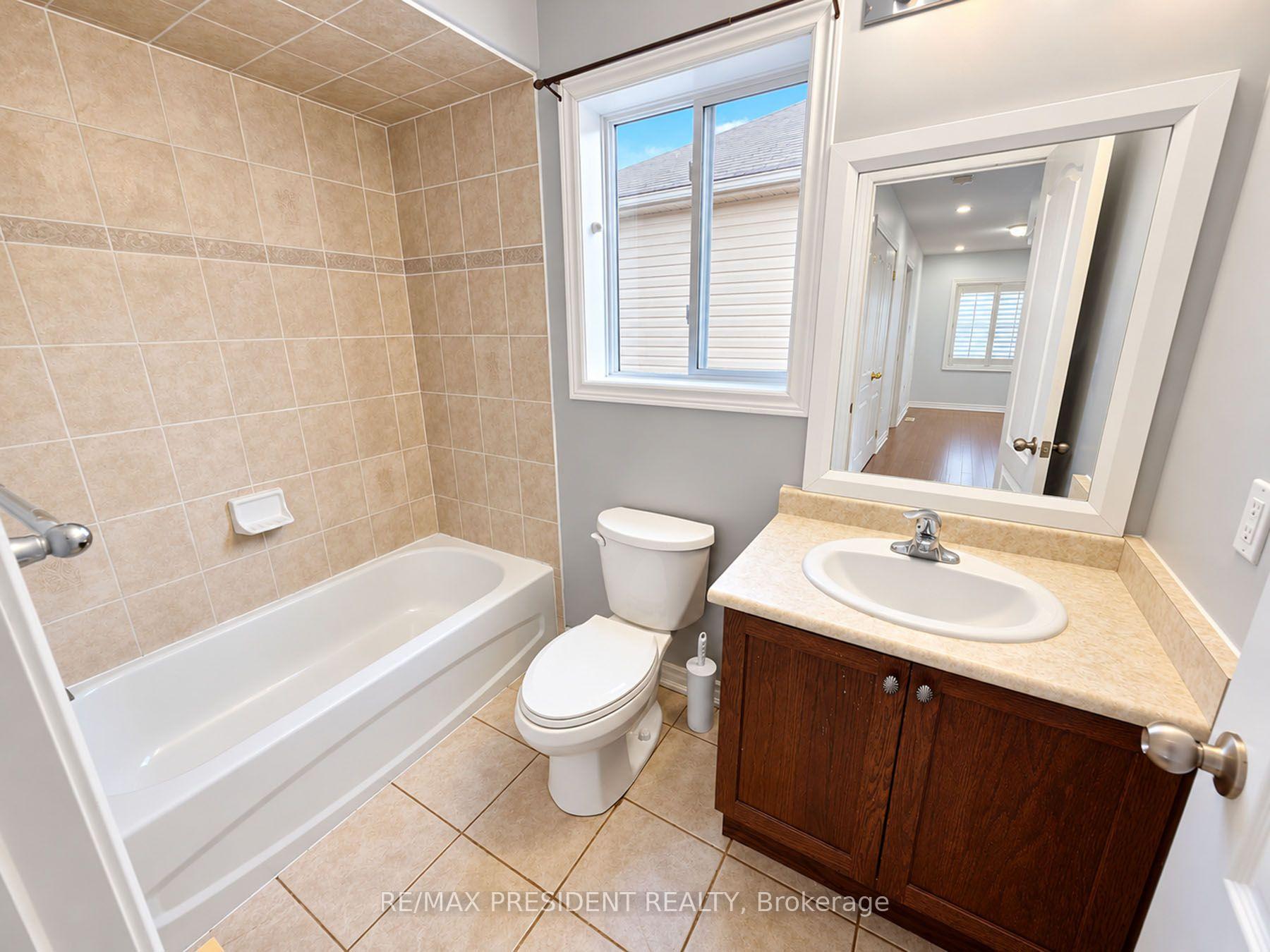 Photo 35 of 45 Lucas Crescent, Kawartha Lakes, Lindsay — HOMEH