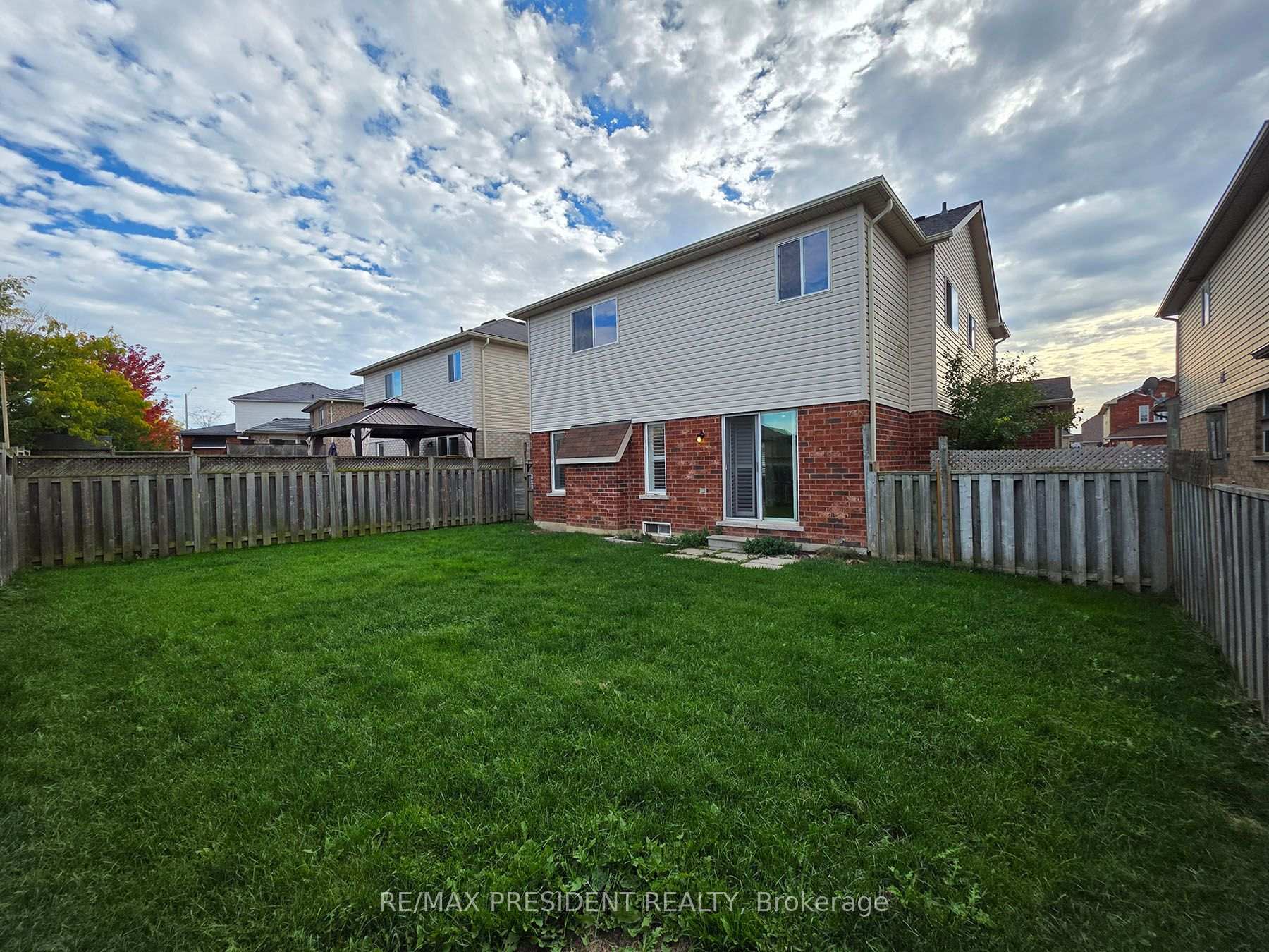 Photo 41 of 45 Lucas Crescent, Kawartha Lakes, Lindsay — HOMEH