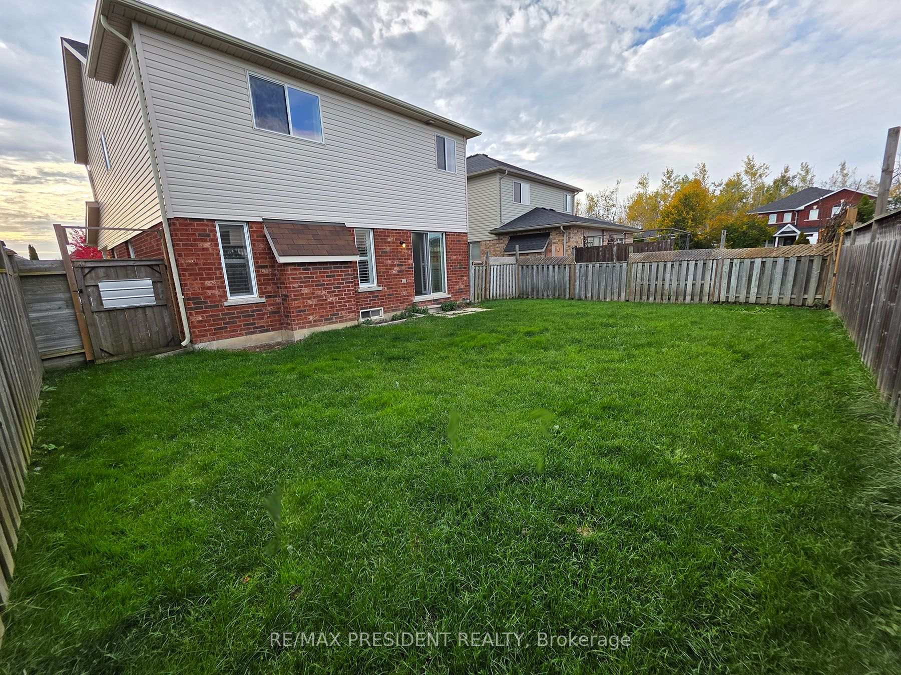 Photo 42 of 45 Lucas Crescent, Kawartha Lakes, Lindsay — HOMEH