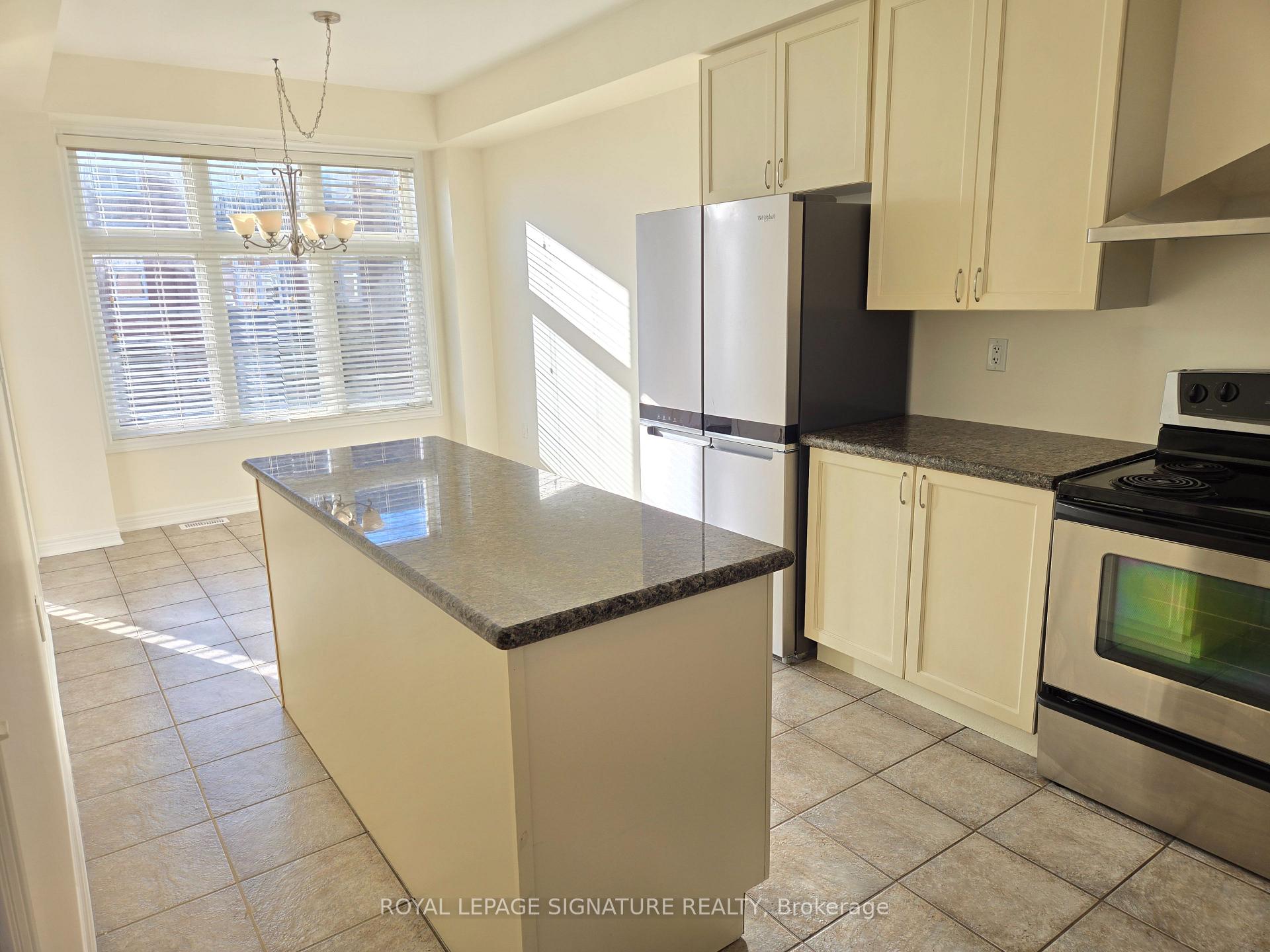 Photo 11 of 26 Helen Street, Vaughan, East Woodbridge — HOMEH