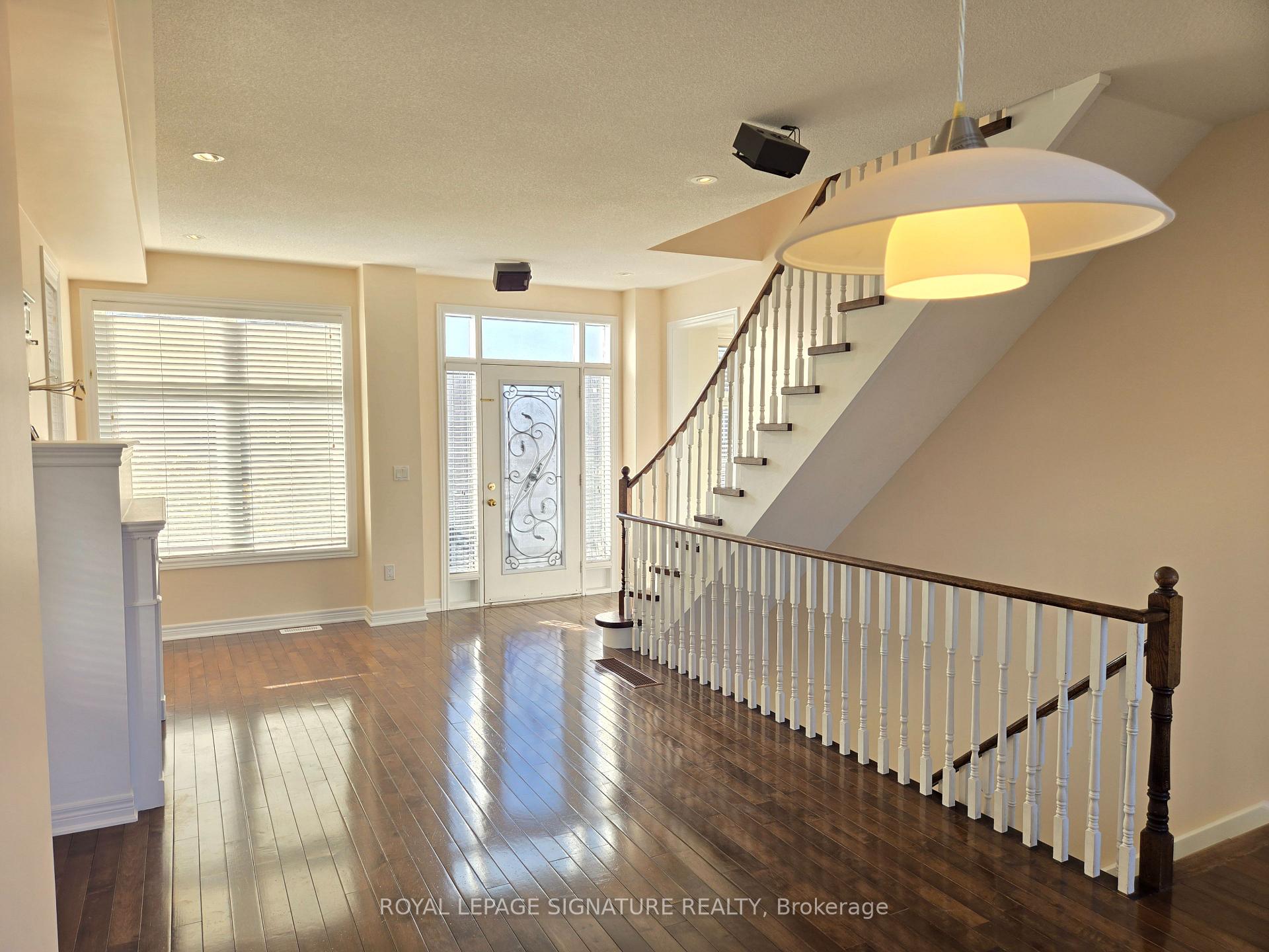 Photo 15 of 26 Helen Street, Vaughan, East Woodbridge — HOMEH