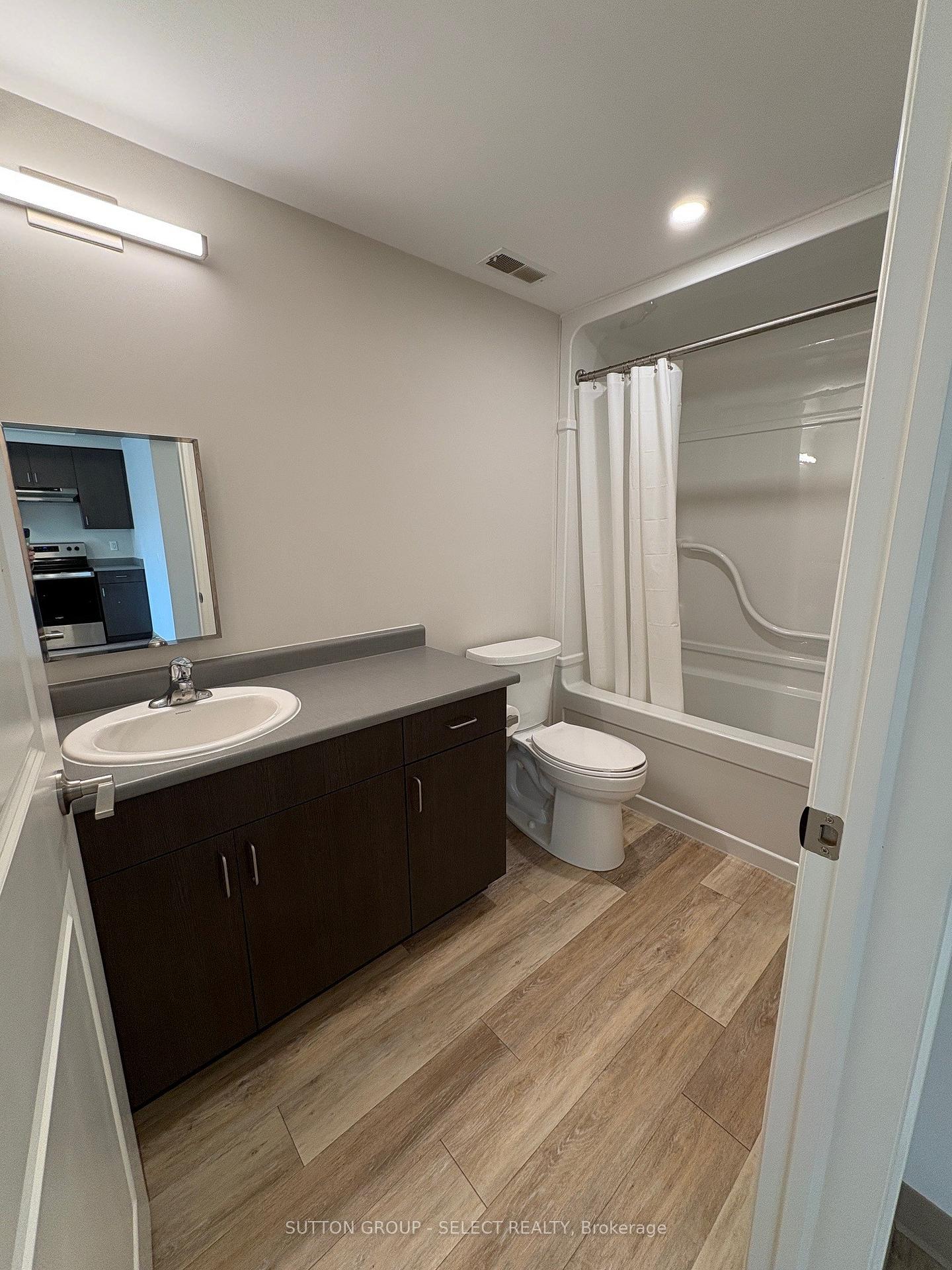 Photo 4 of Unit 810, 99 Pond Mills Road, London, South J — HOMEH