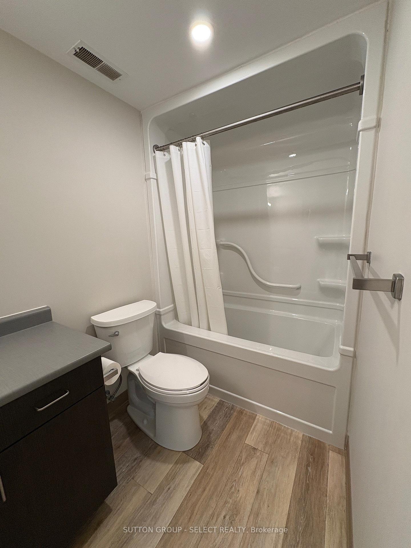 Photo 5 of Unit 810, 99 Pond Mills Road, London, South J — HOMEH