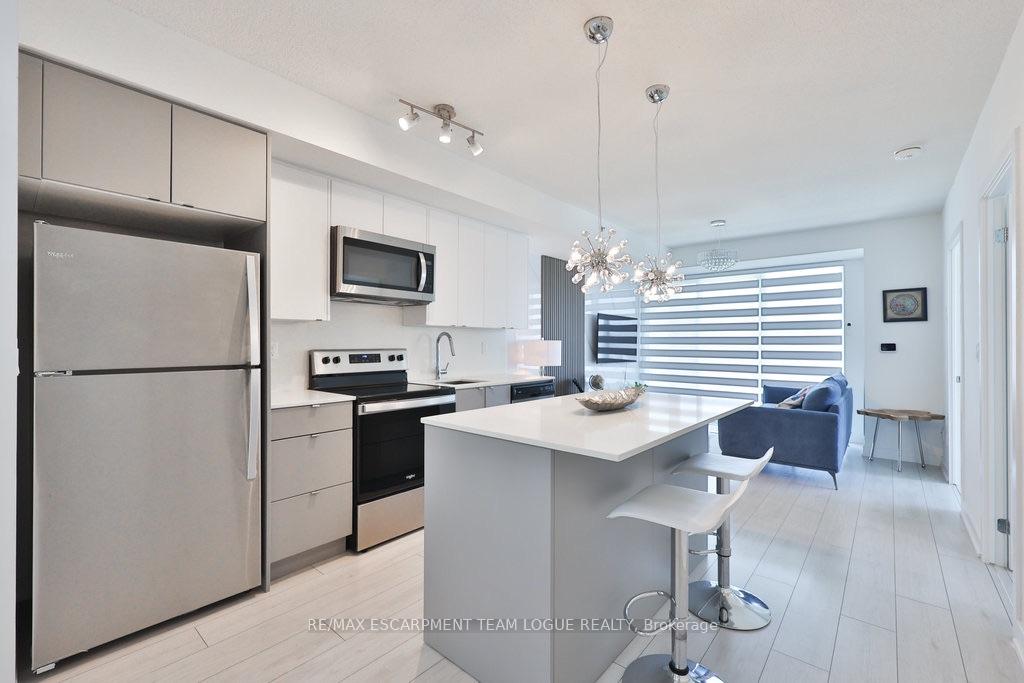 Photo 10 of Unit A208, 3210 Dakota Common, Burlington, Alton — HOMEH