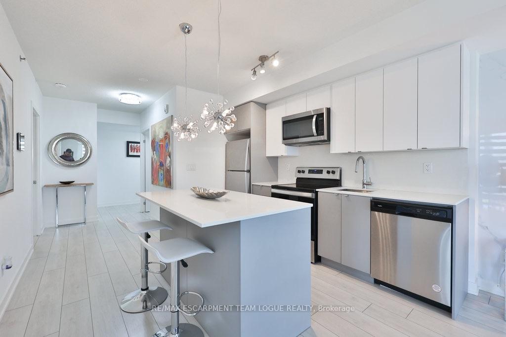 Photo 13 of Unit A208, 3210 Dakota Common, Burlington, Alton — HOMEH