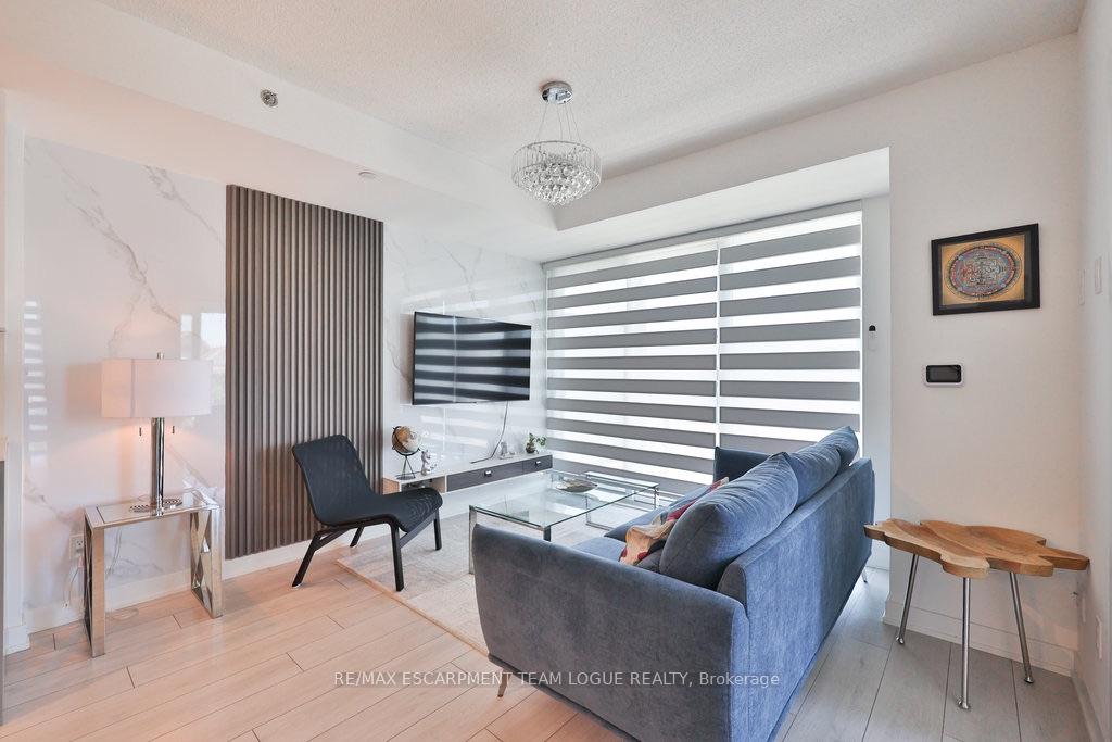 Photo 15 of Unit A208, 3210 Dakota Common, Burlington, Alton — HOMEH