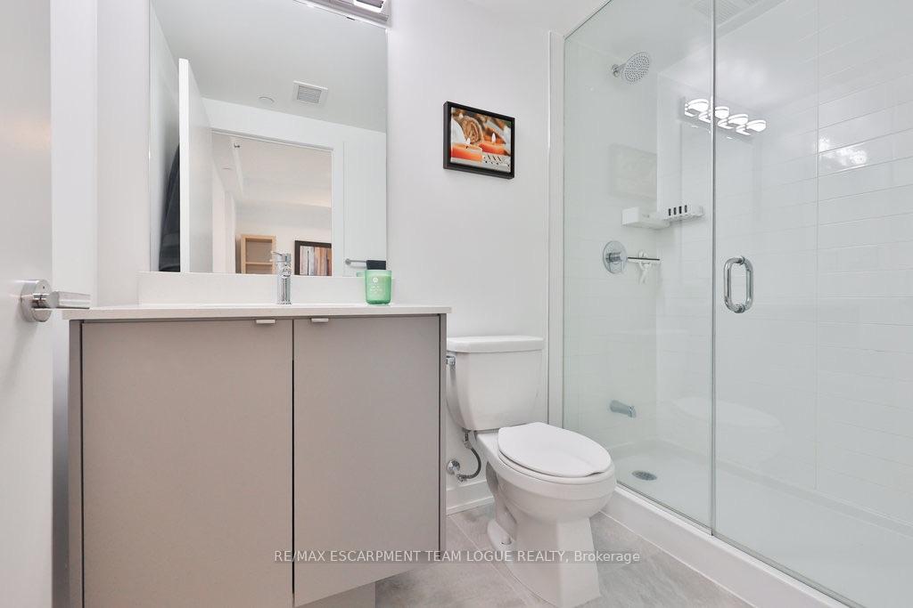 Photo 23 of Unit A208, 3210 Dakota Common, Burlington, Alton — HOMEH