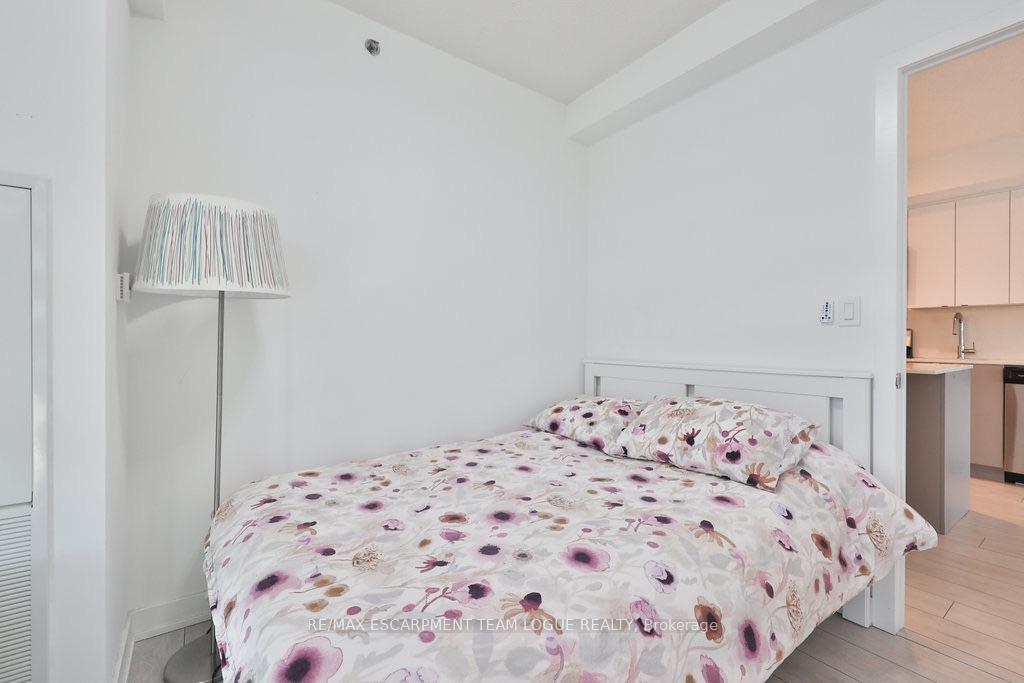 Photo 30 of Unit A208, 3210 Dakota Common, Burlington, Alton — HOMEH