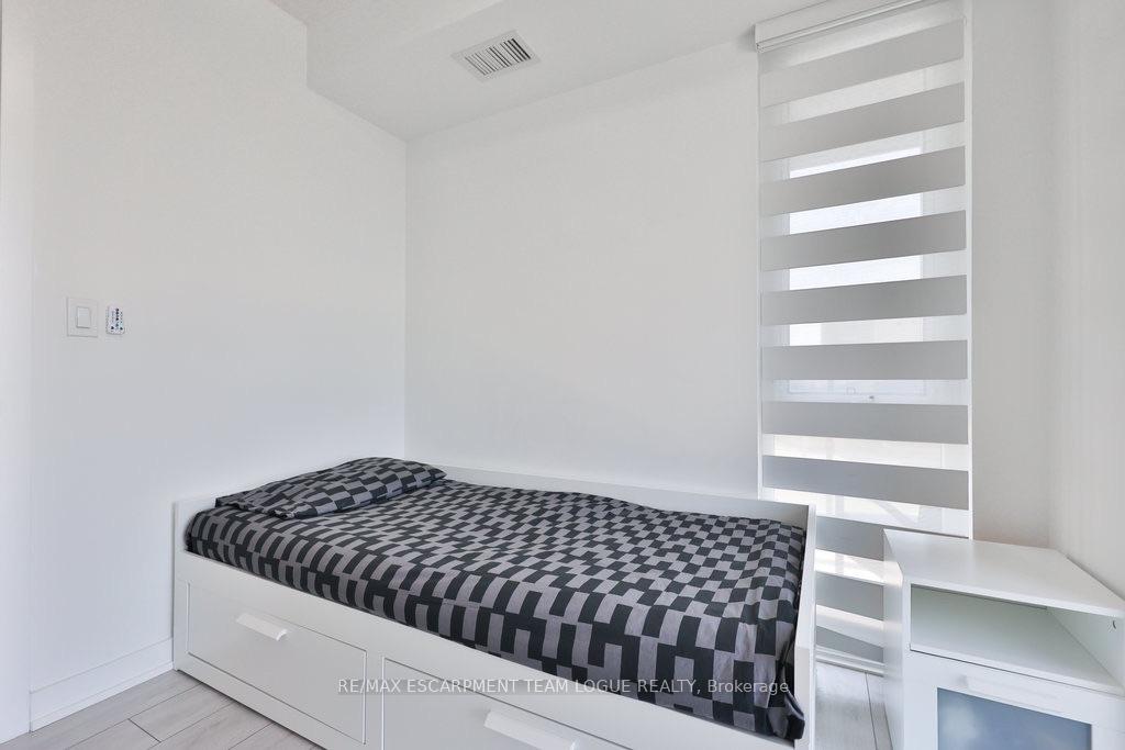 Photo 33 of Unit A208, 3210 Dakota Common, Burlington, Alton — HOMEH